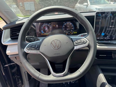 2025 Volkswagen Tiguan SE