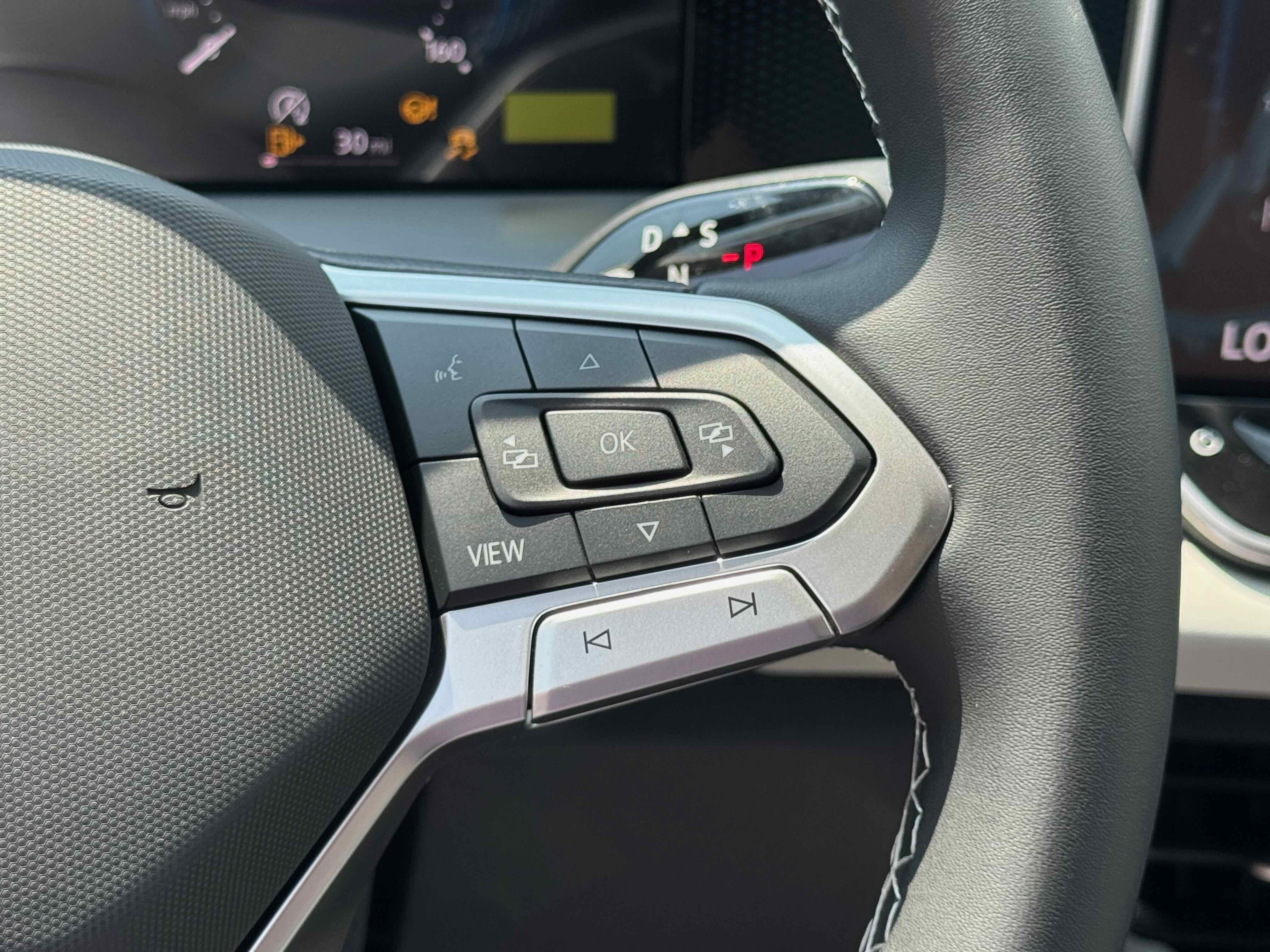 2025 Volkswagen Tiguan SE