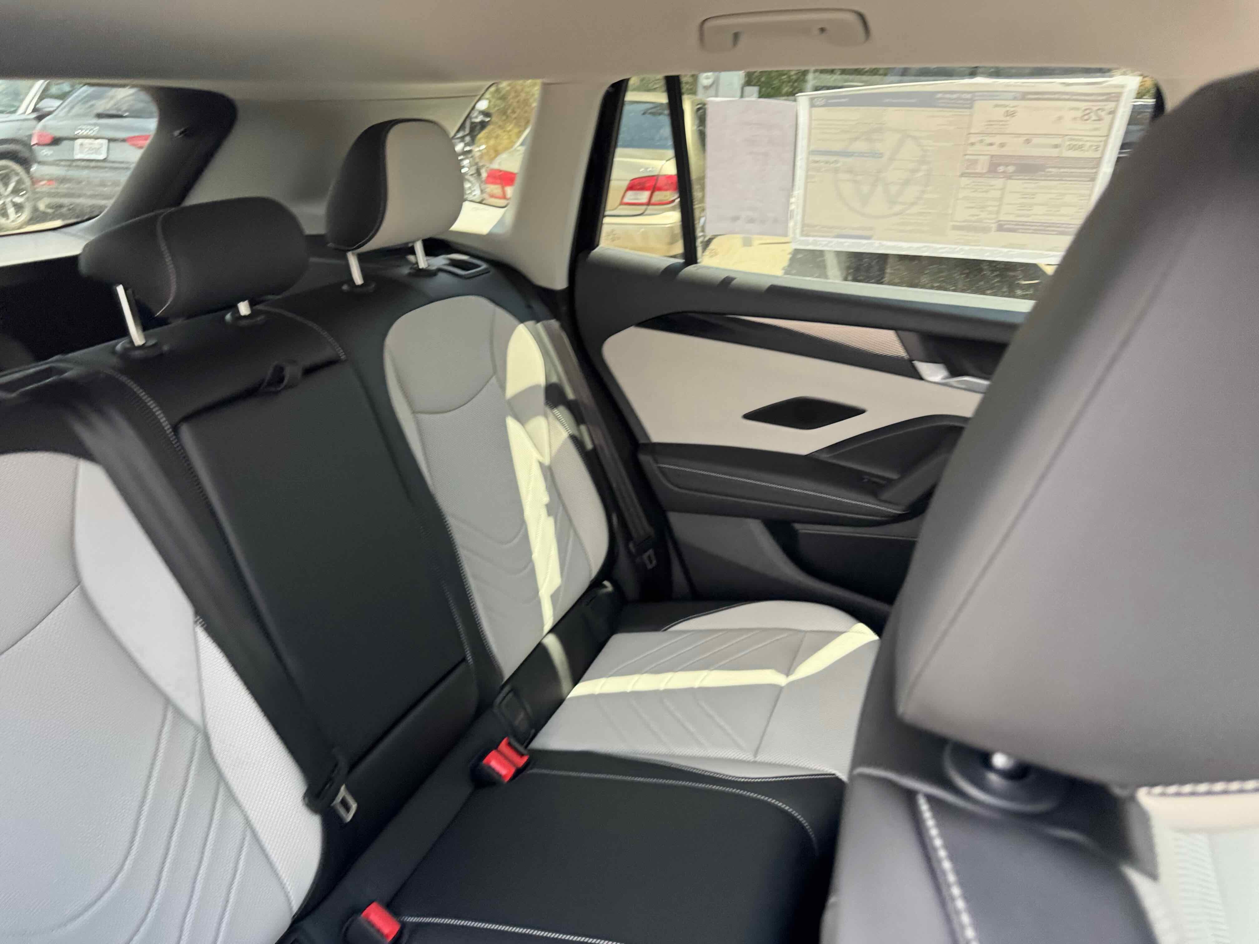 2025 Volkswagen Tiguan SE