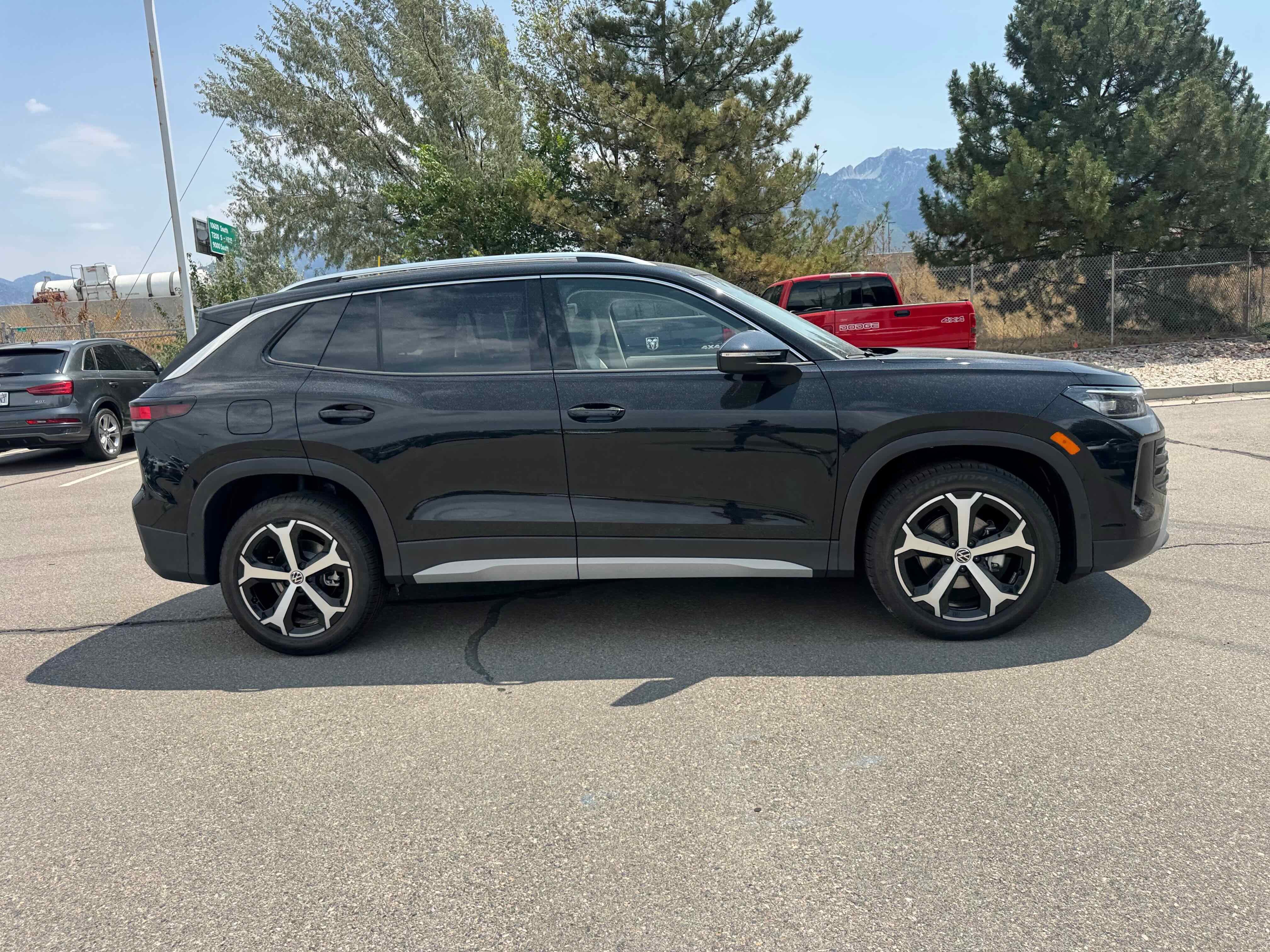 2025 Volkswagen Tiguan SE