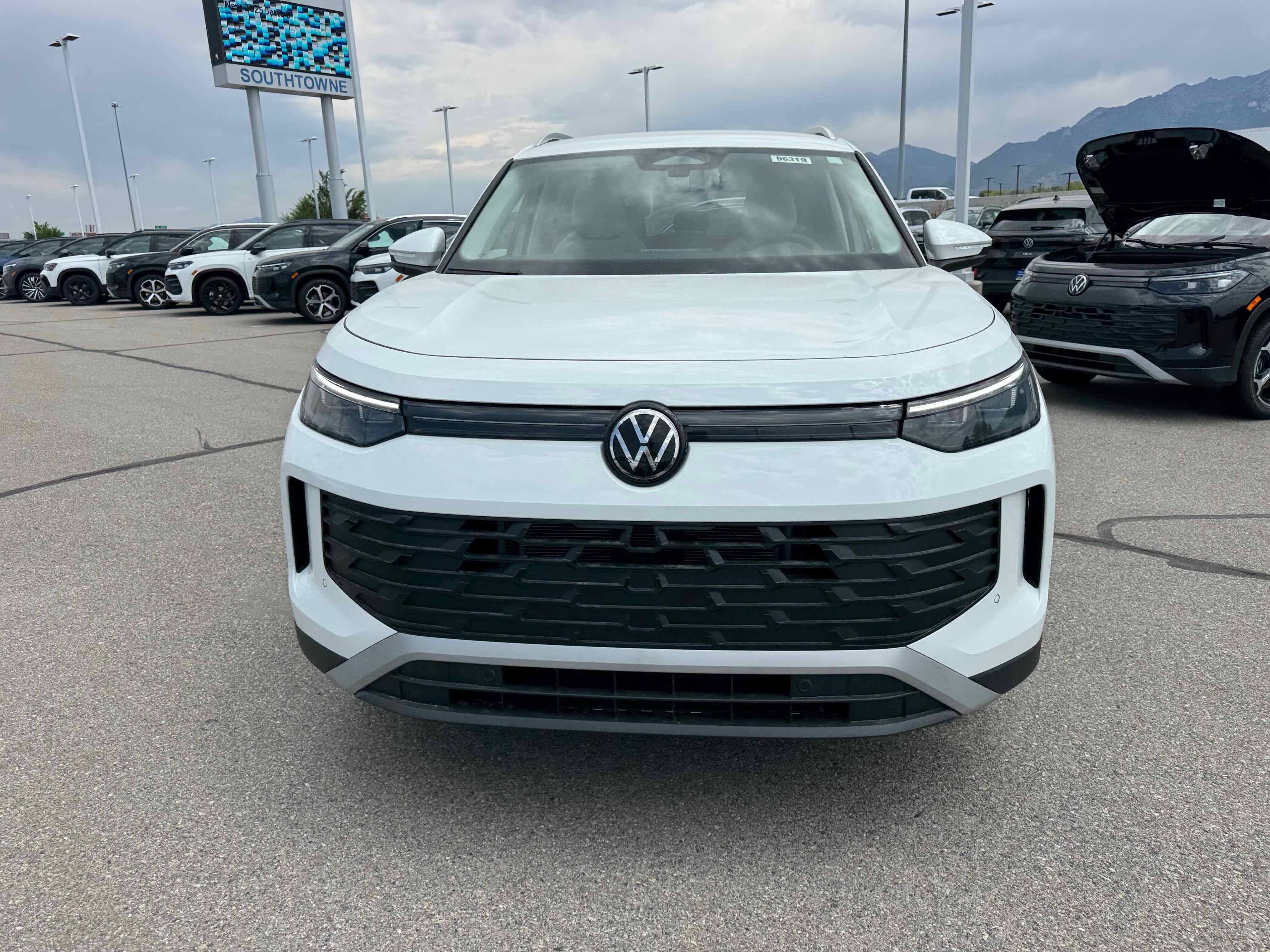 2025 Volkswagen Tiguan SE
