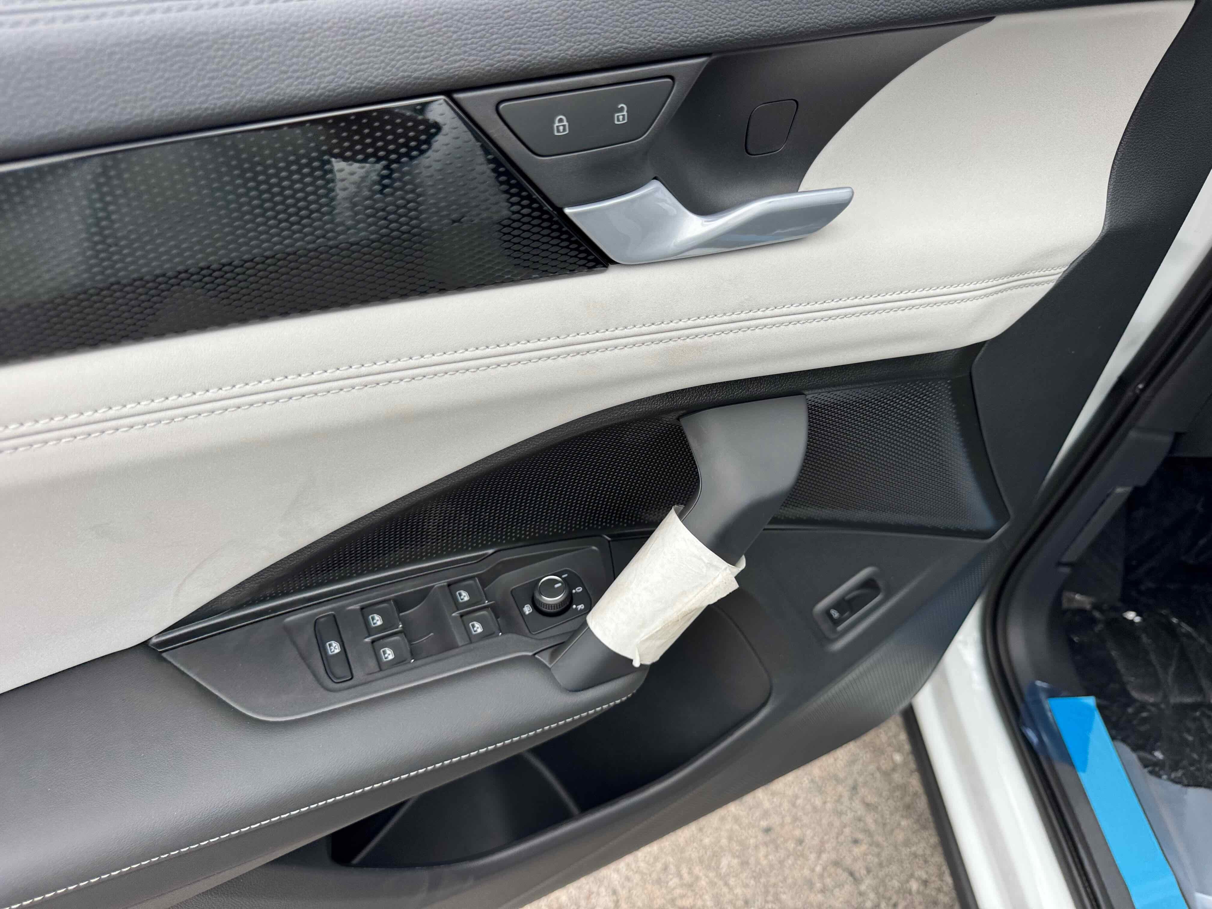 2025 Volkswagen Tiguan SE