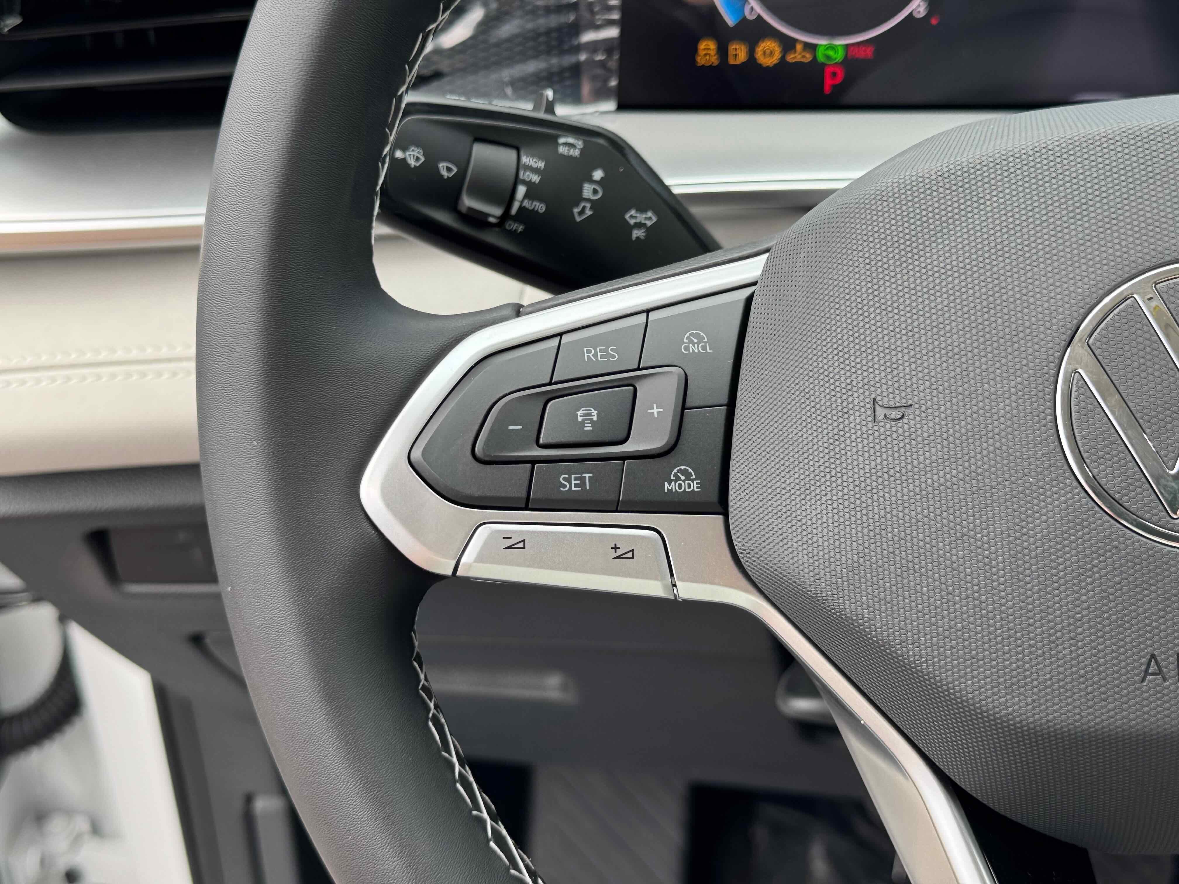 2025 Volkswagen Tiguan SE