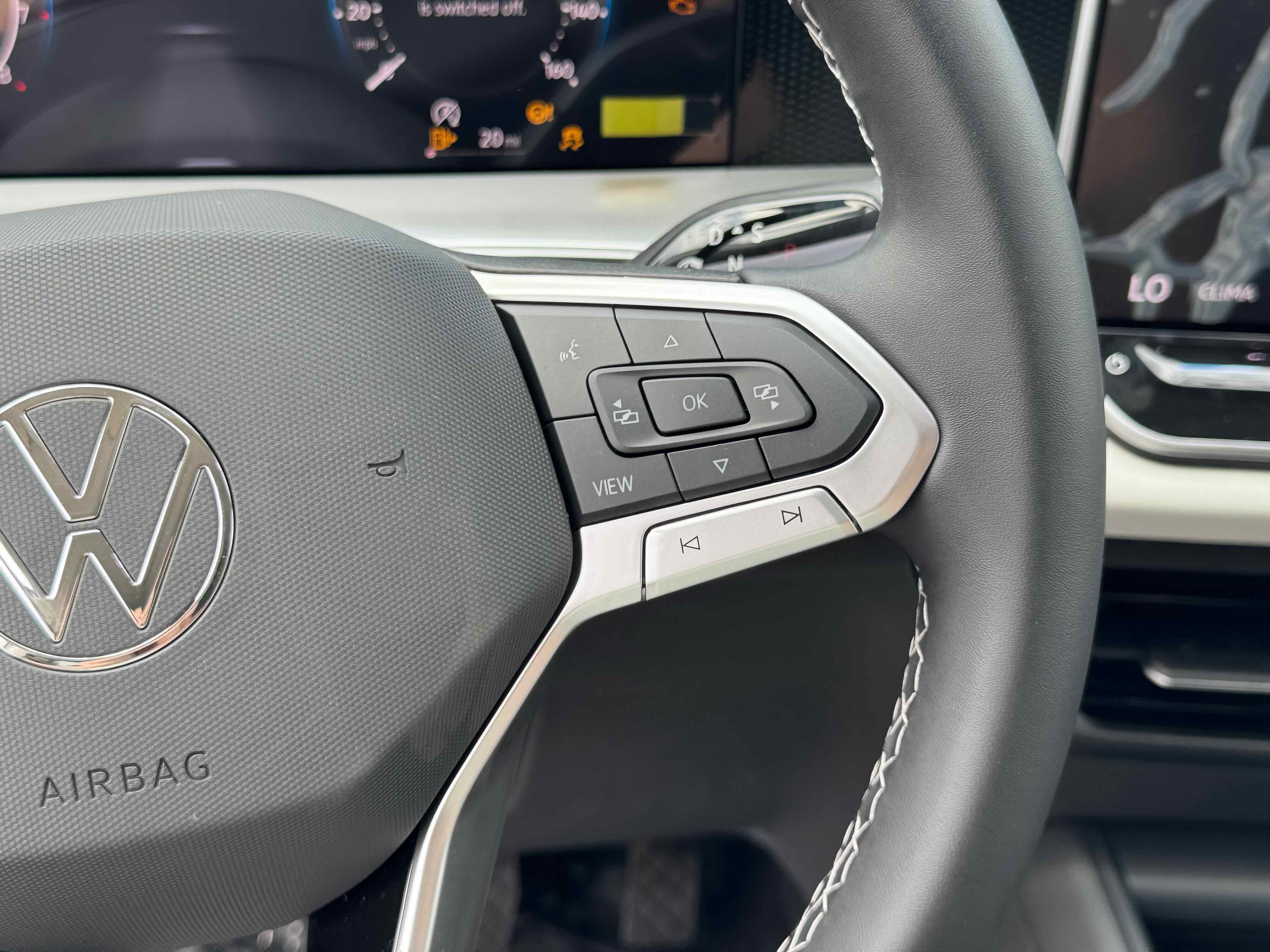 2025 Volkswagen Tiguan SE