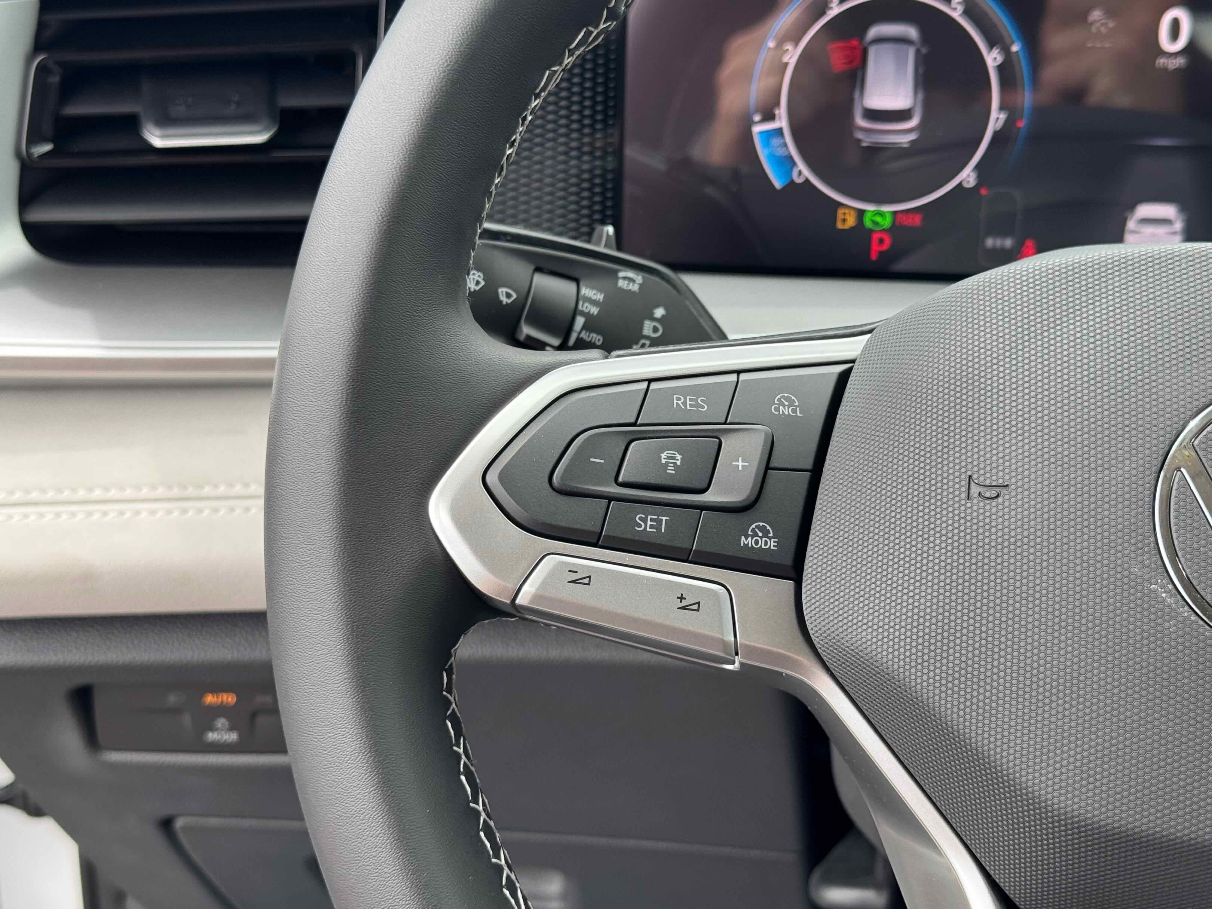 2025 Volkswagen Tiguan SE