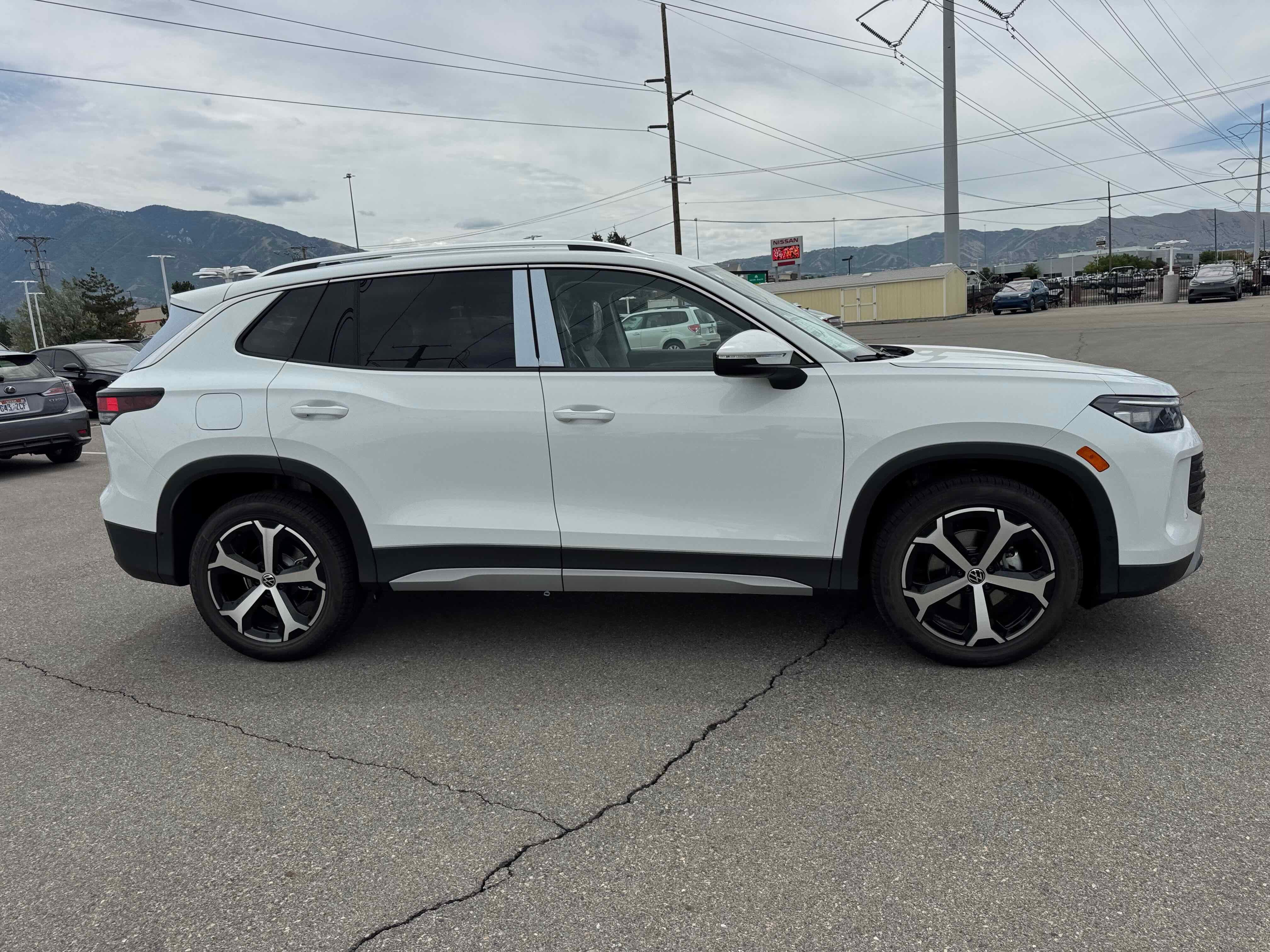 2025 Volkswagen Tiguan SE