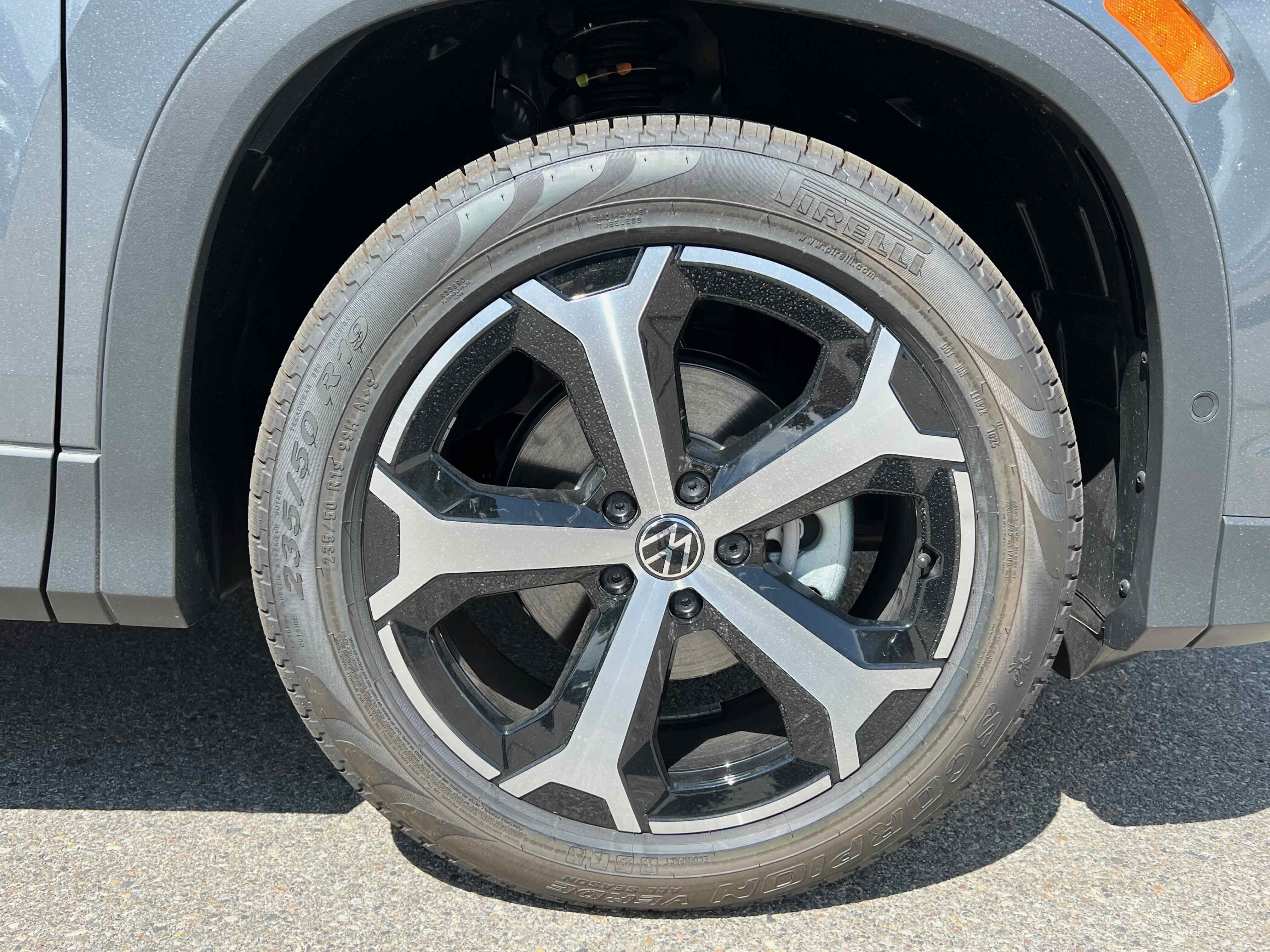 2025 Volkswagen Tiguan SE