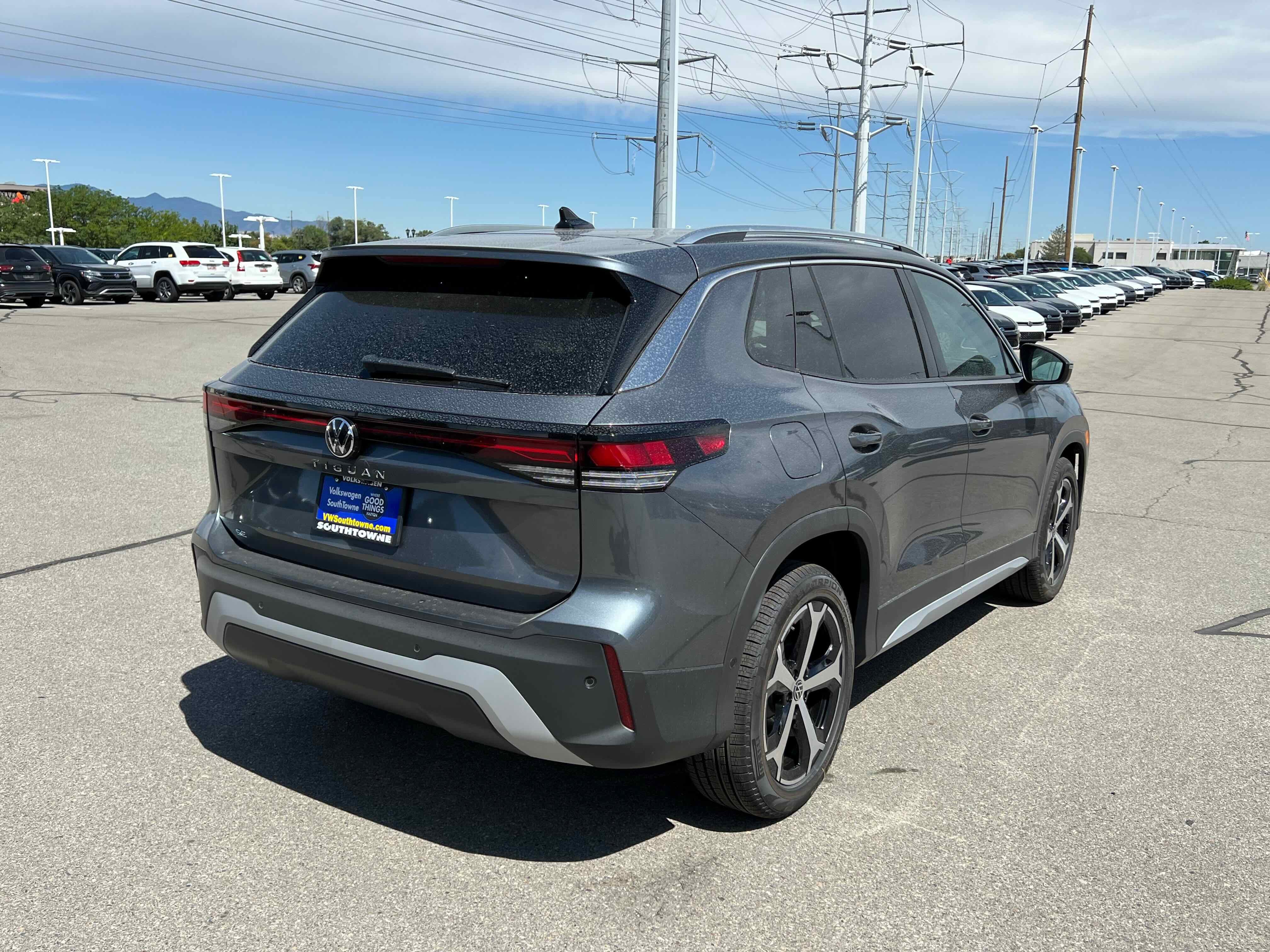 2025 Volkswagen Tiguan SE