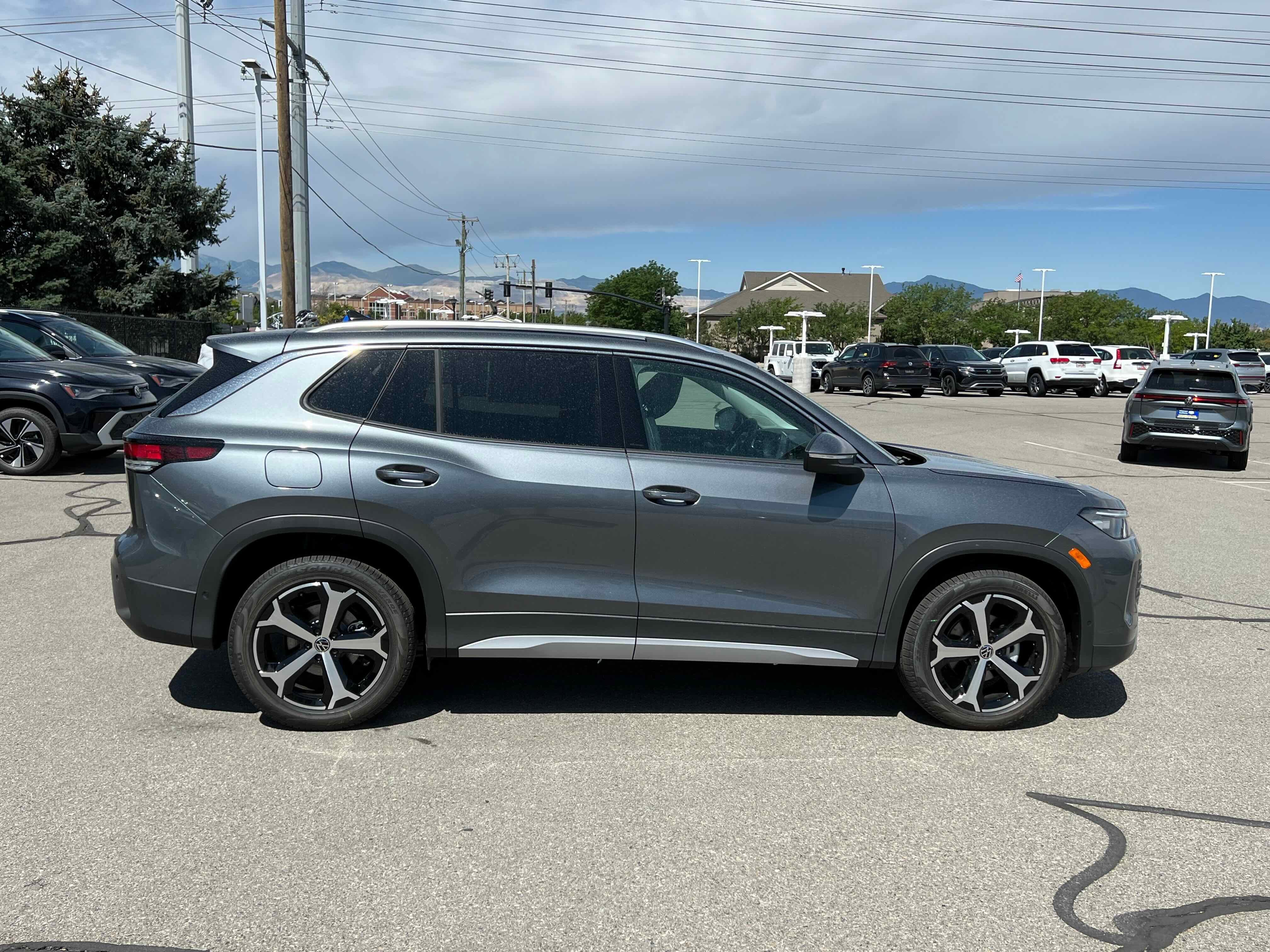 2025 Volkswagen Tiguan SE