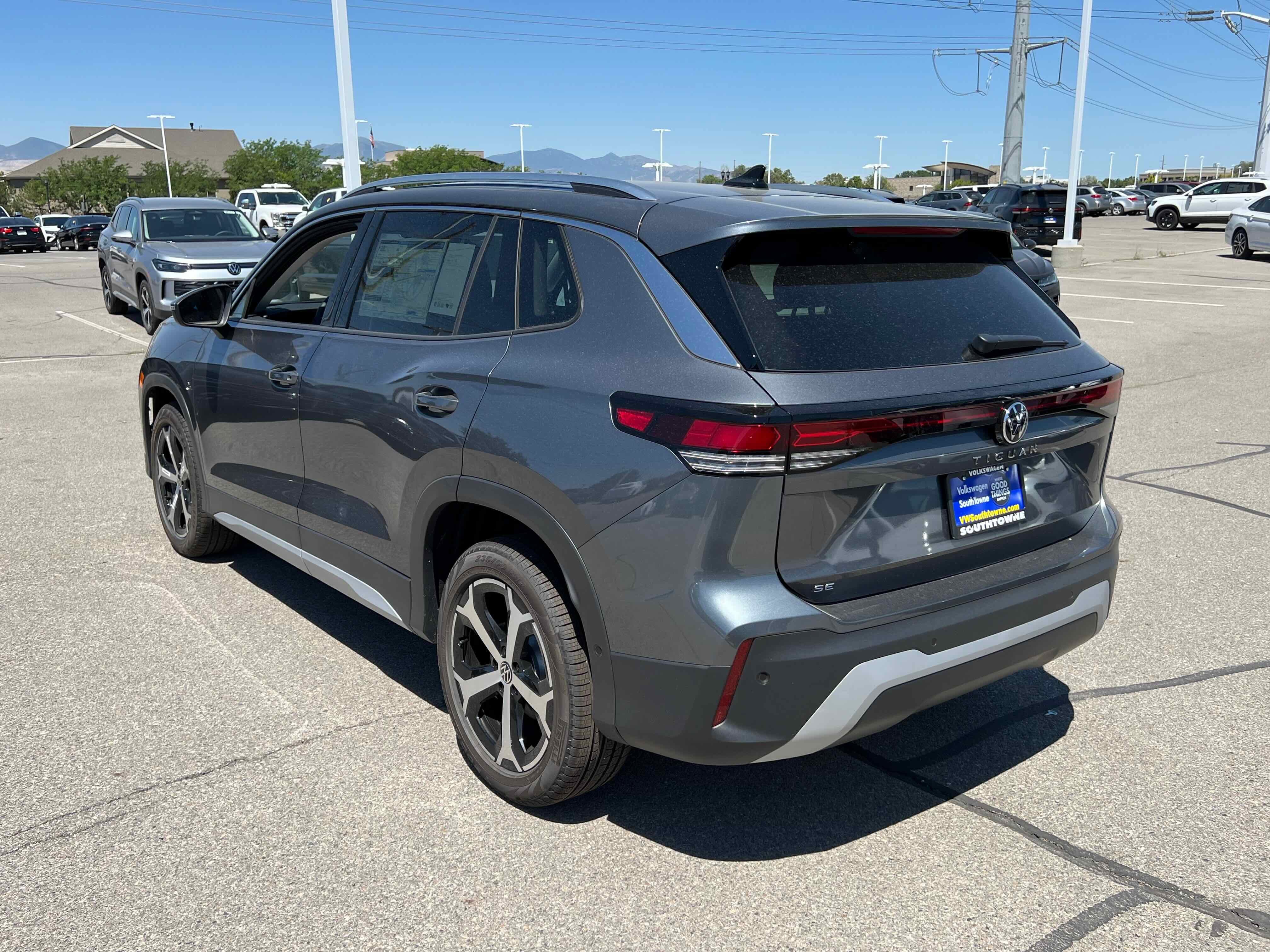 2025 Volkswagen Tiguan SE