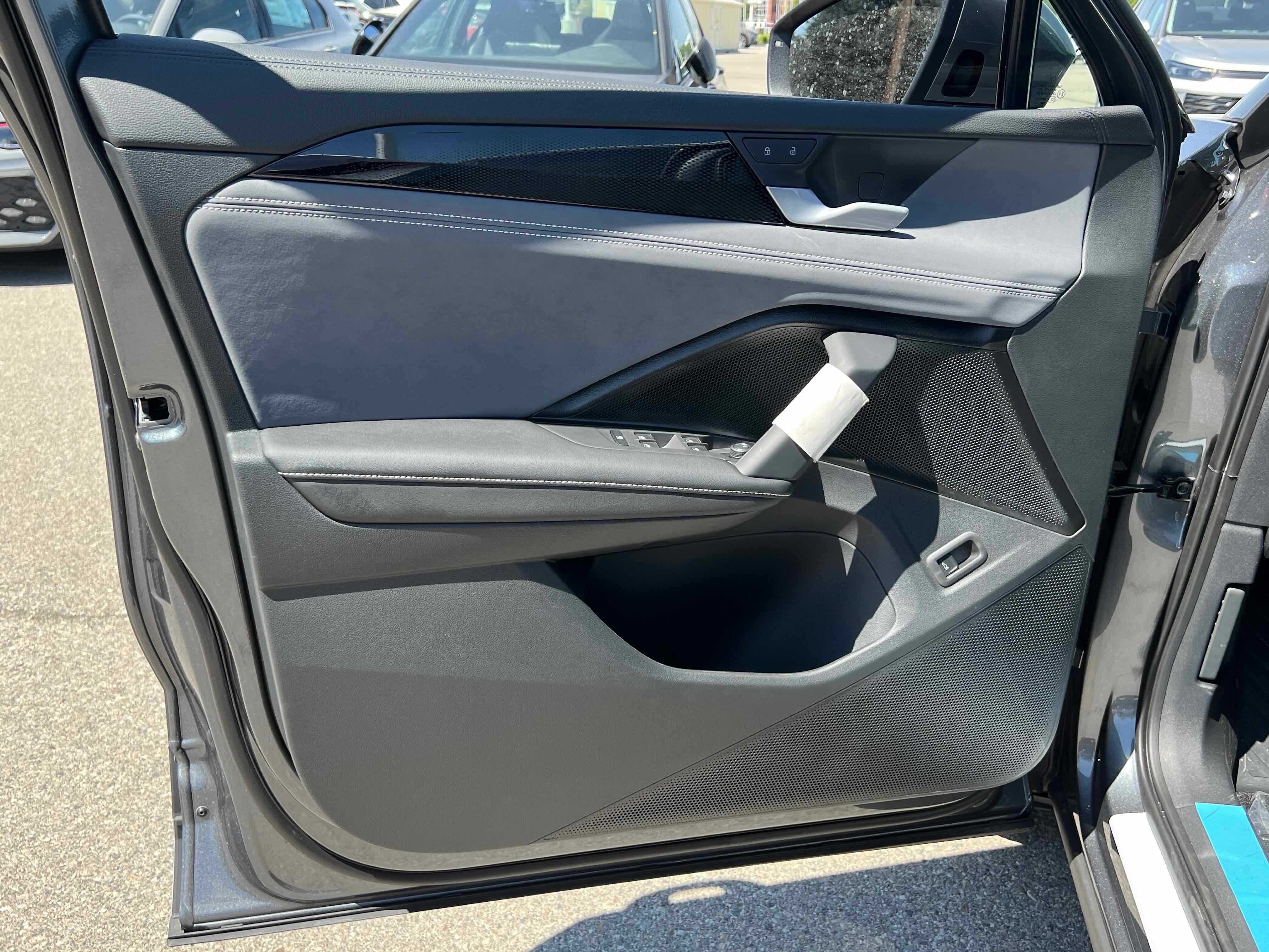 2025 Volkswagen Tiguan SE