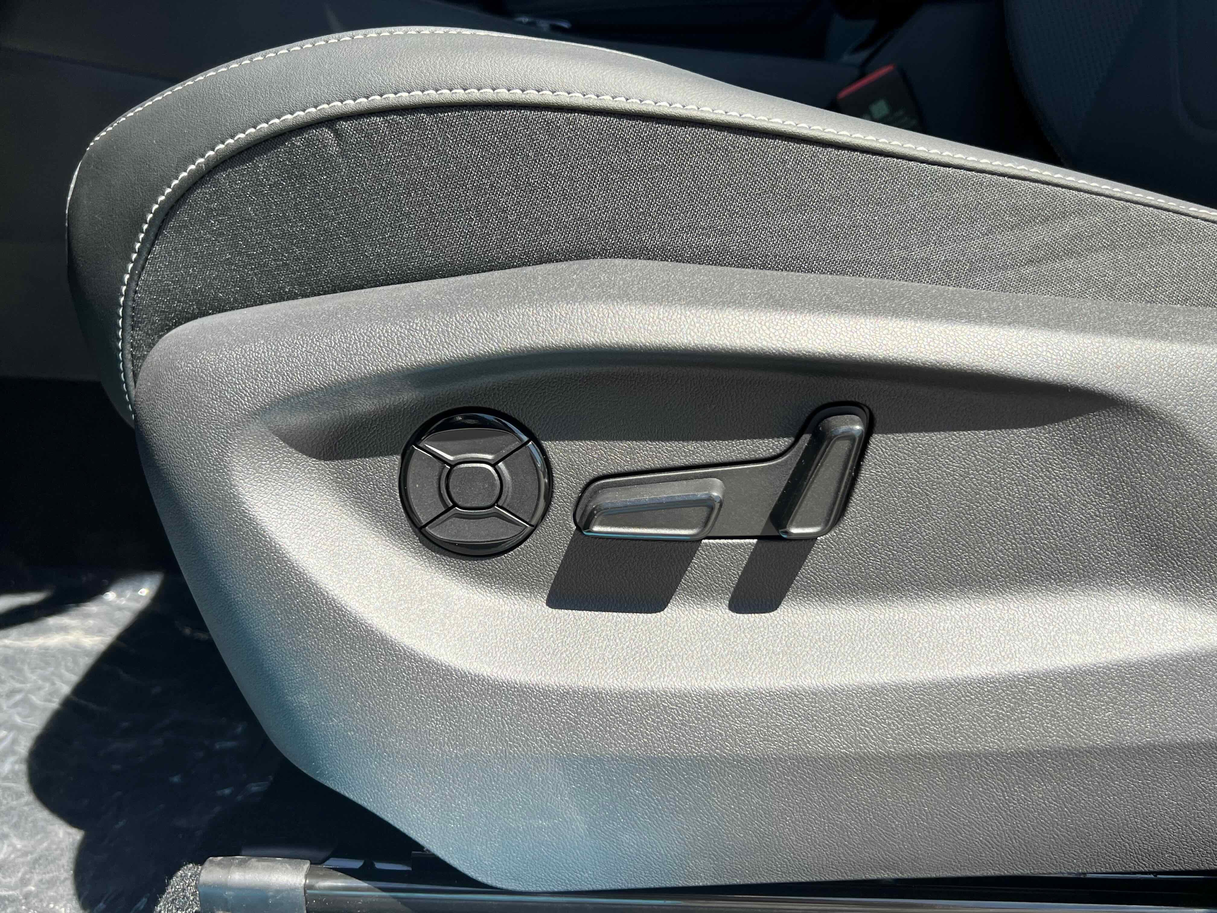 2025 Volkswagen Tiguan SE