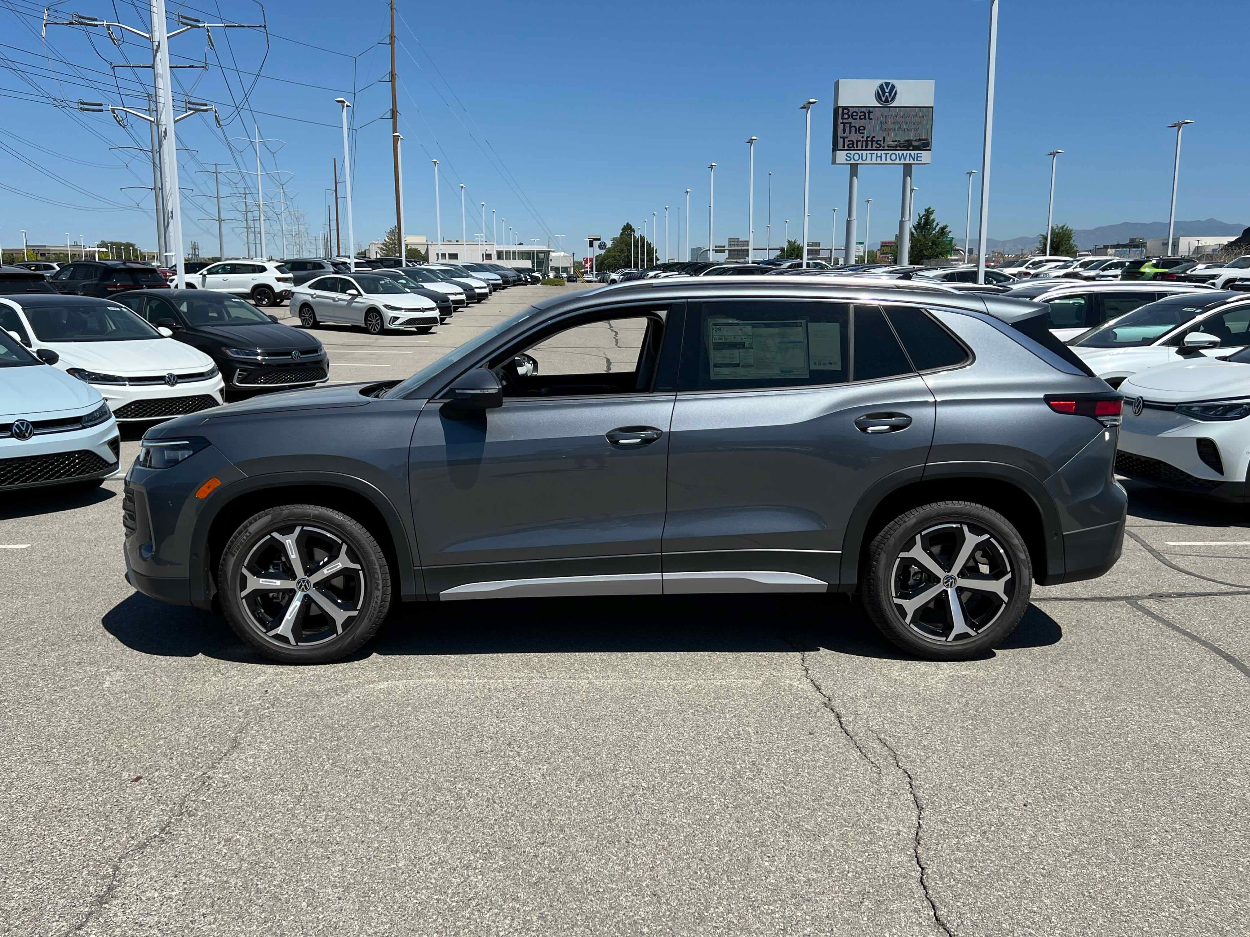 2025 Volkswagen Tiguan SE