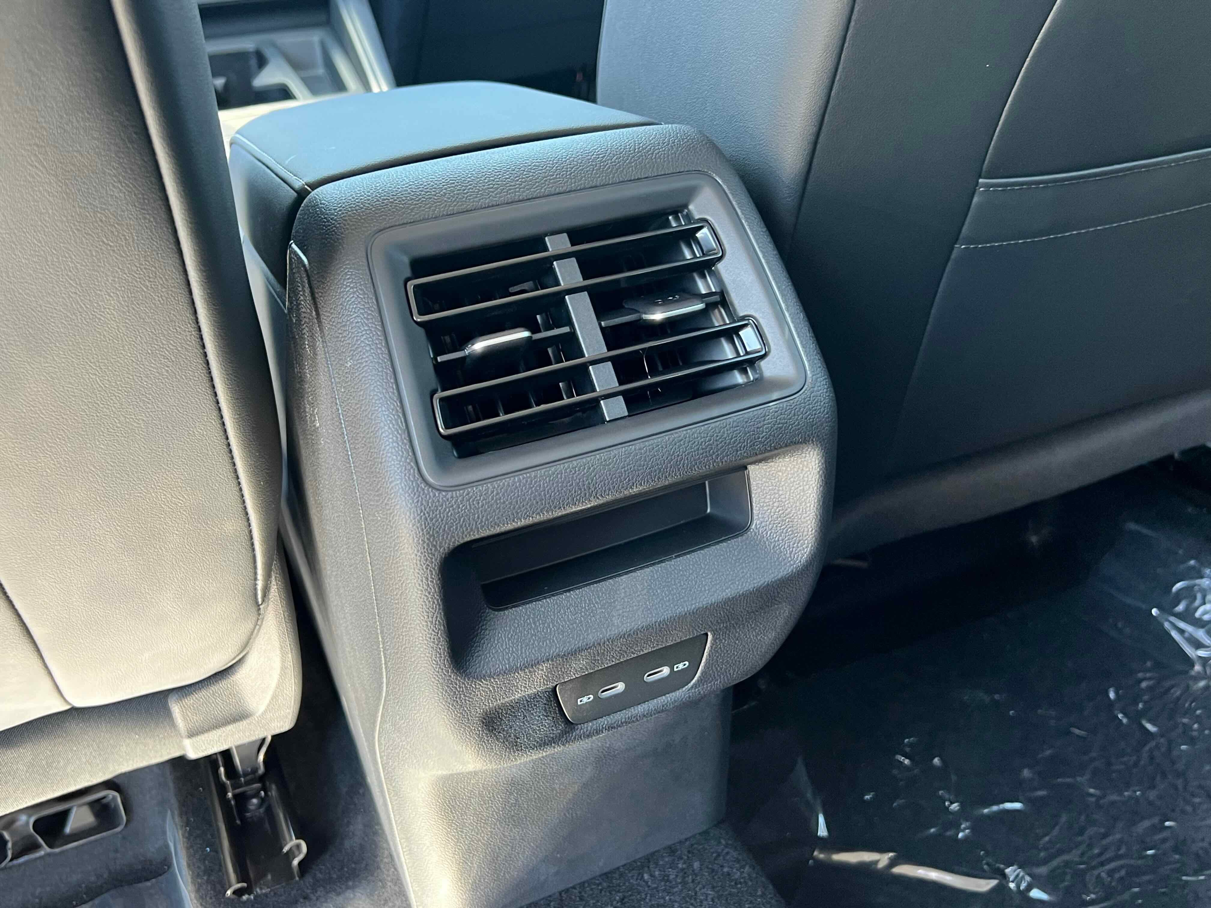 2025 Volkswagen Tiguan SE