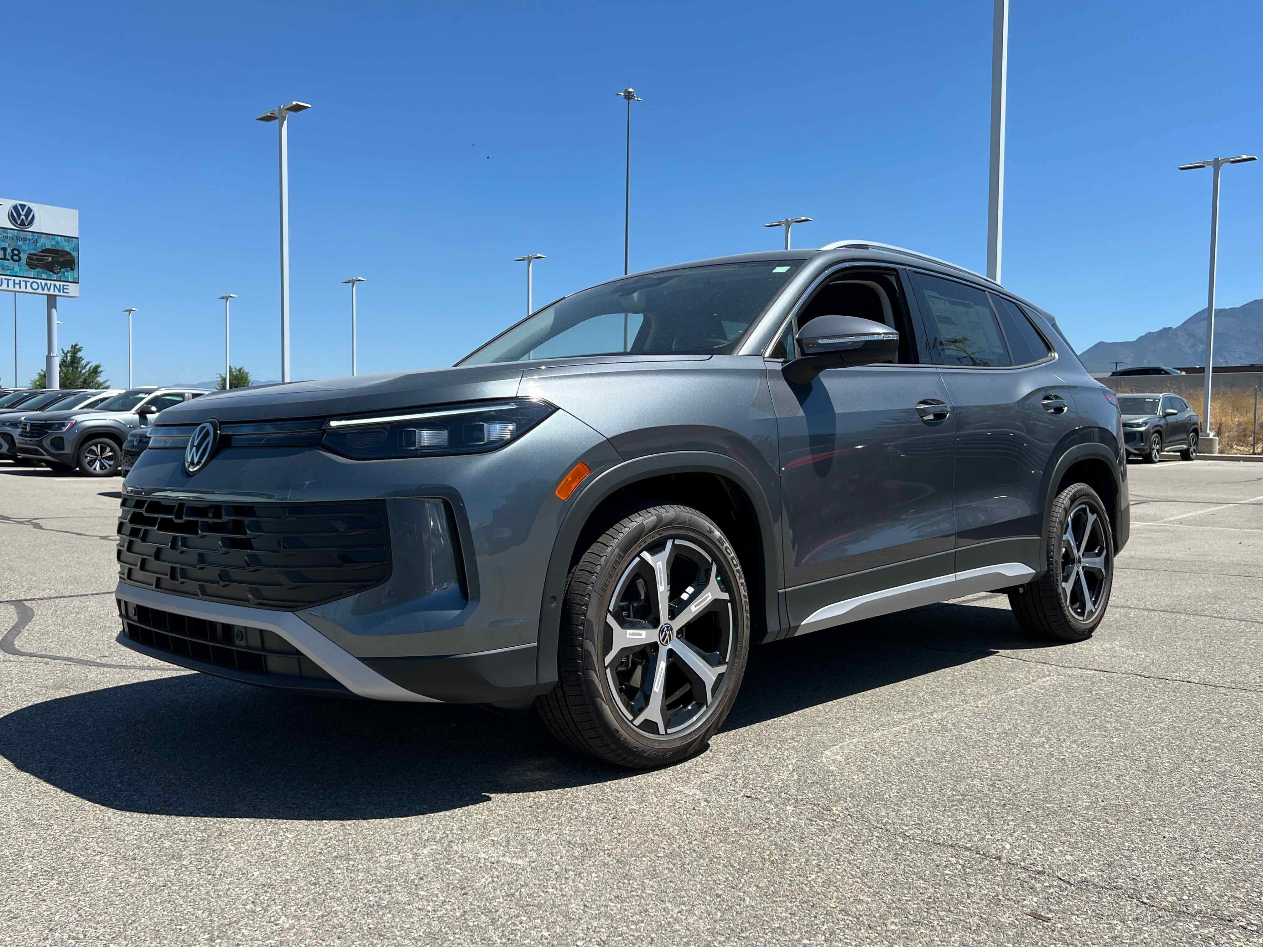 2025 Volkswagen Tiguan SE