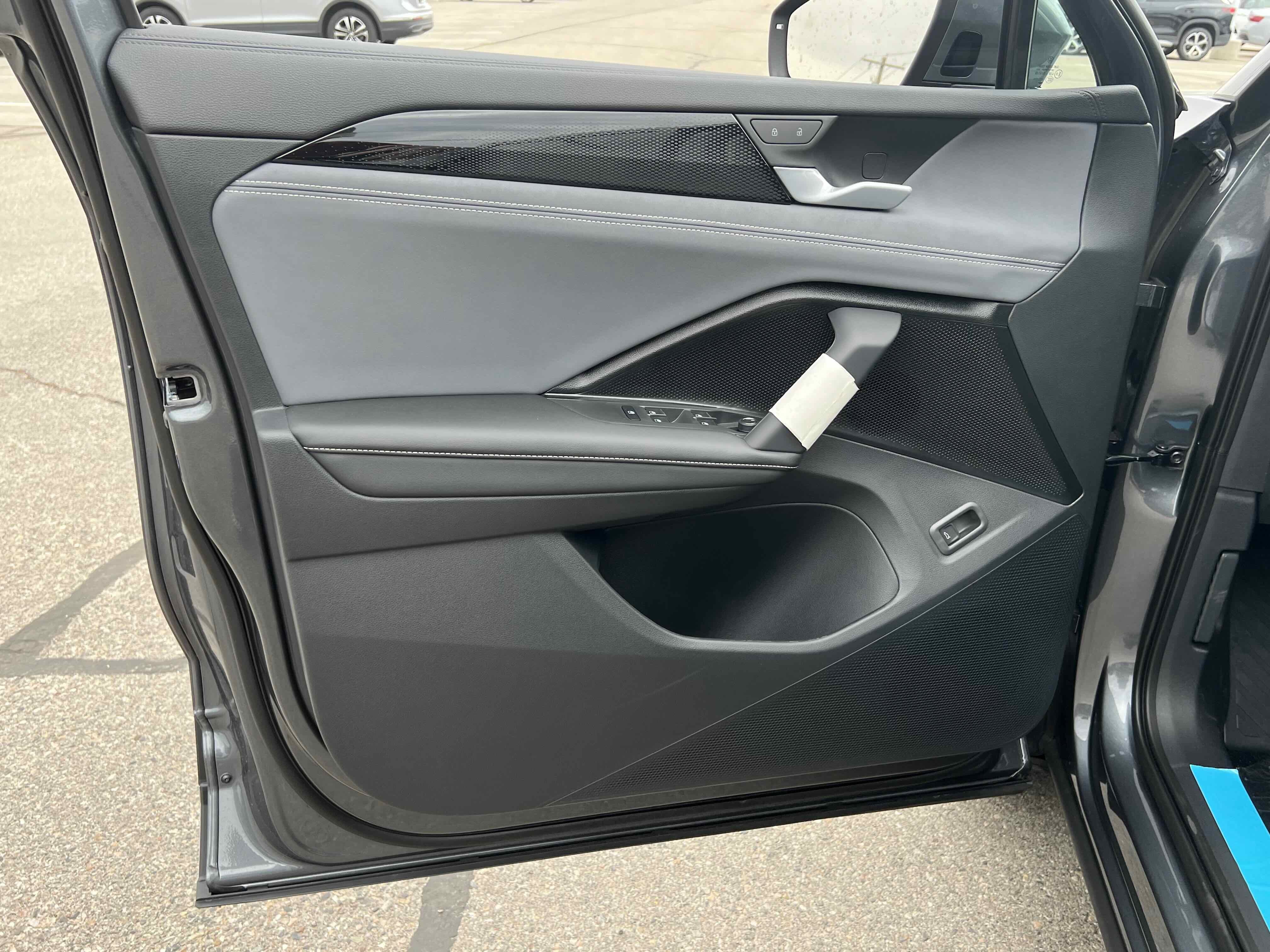 2025 Volkswagen Tiguan SE