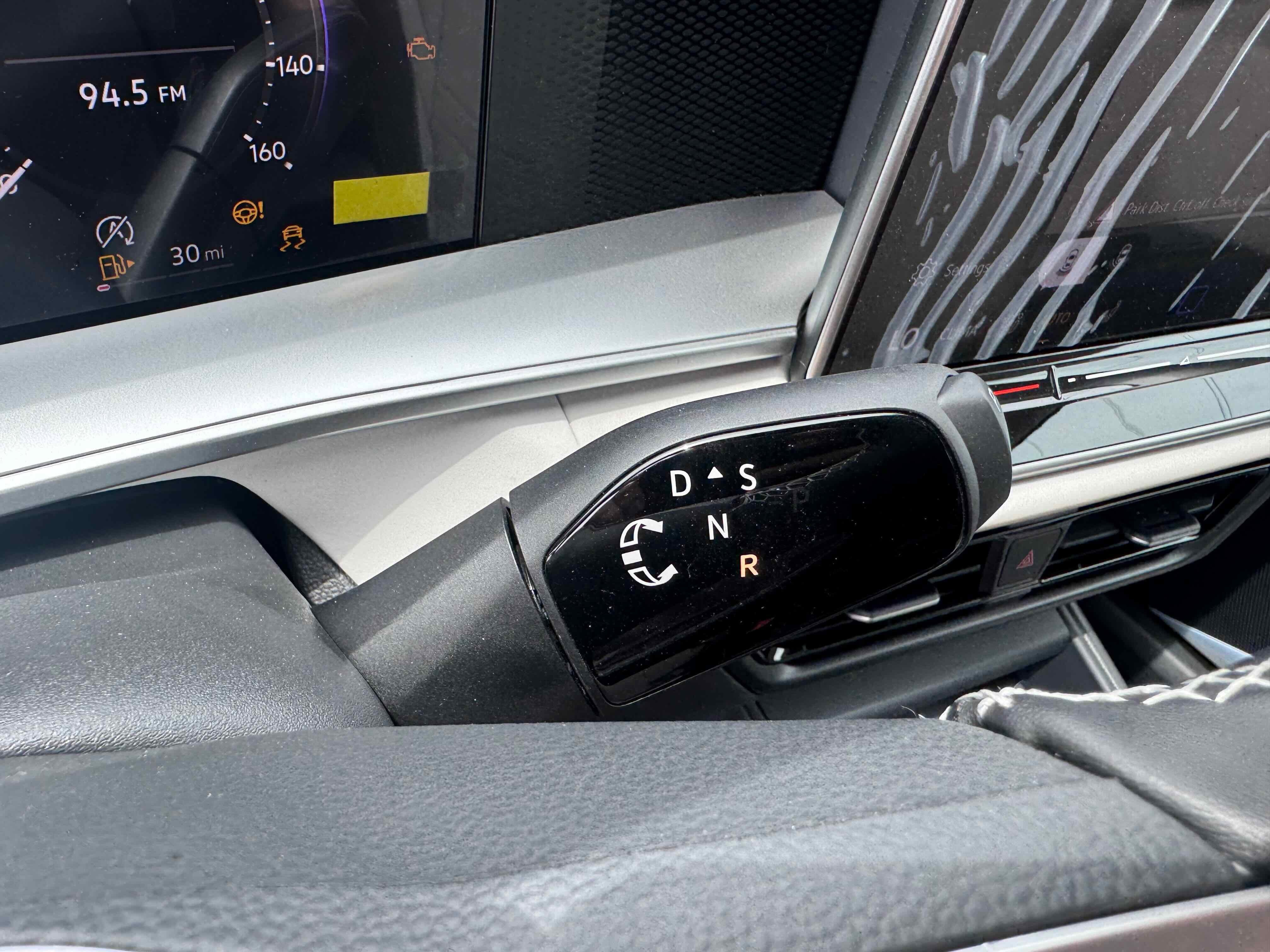 2025 Volkswagen Tiguan SE