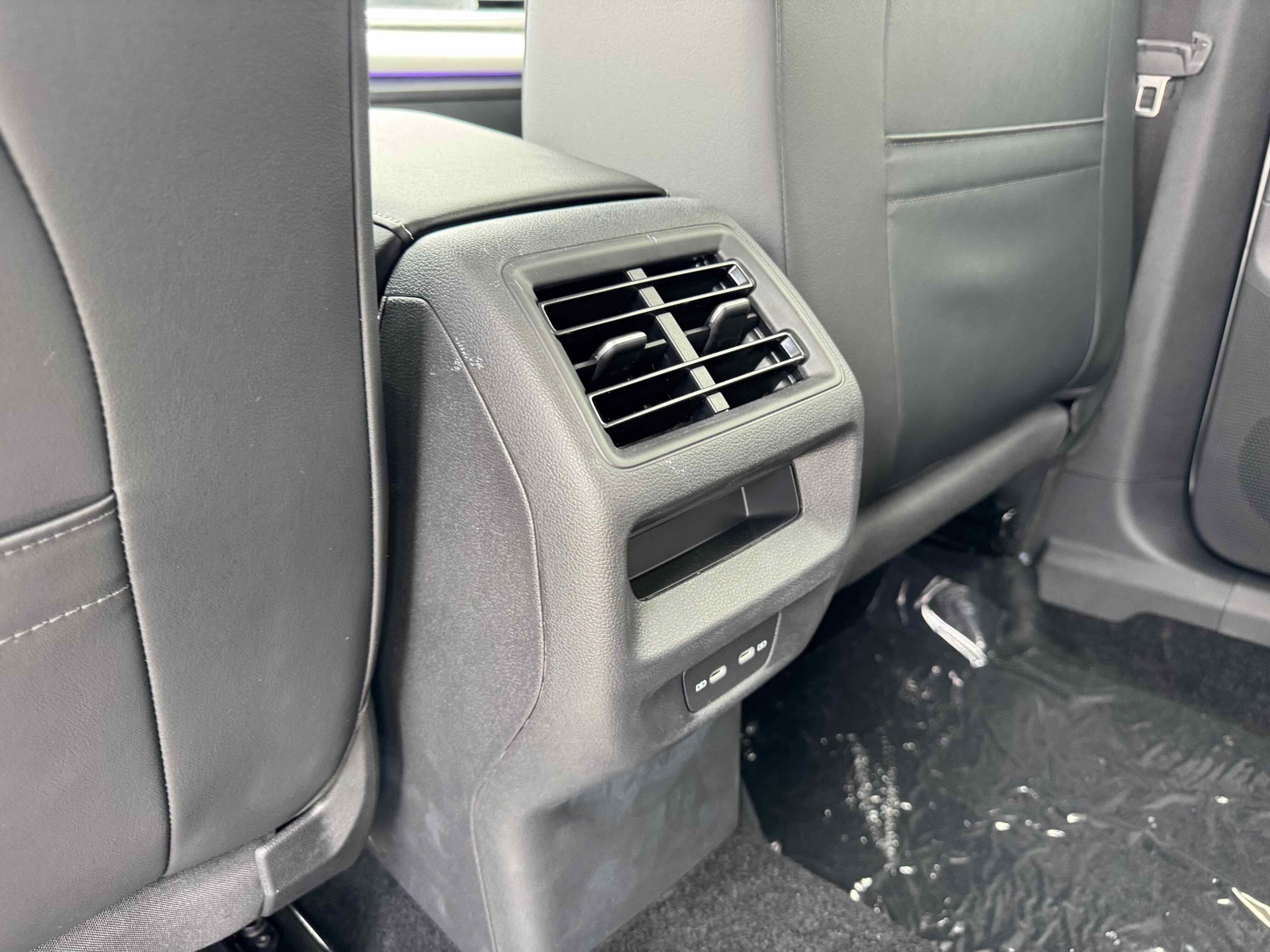 2025 Volkswagen Tiguan SE