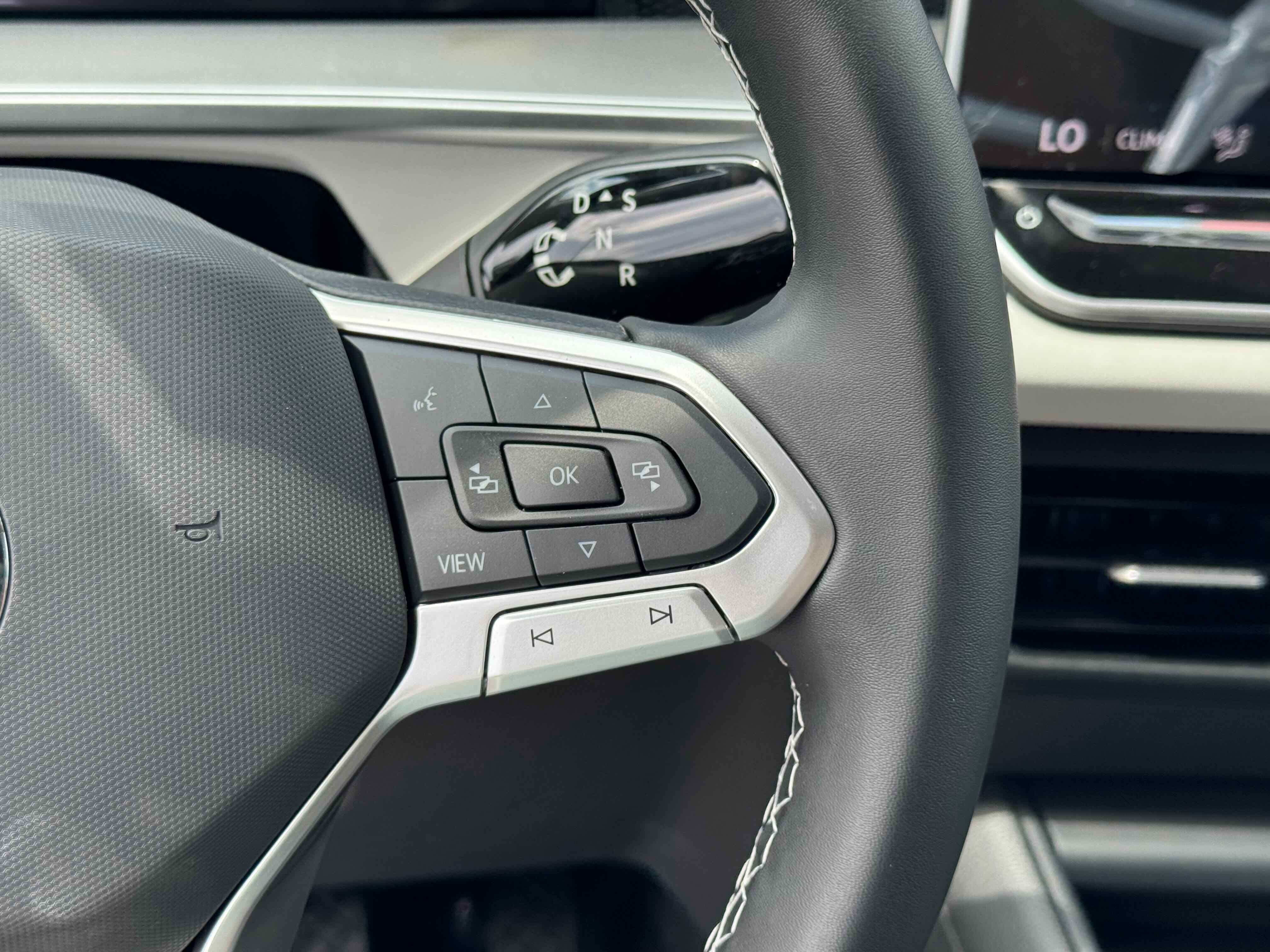 2025 Volkswagen Tiguan SE