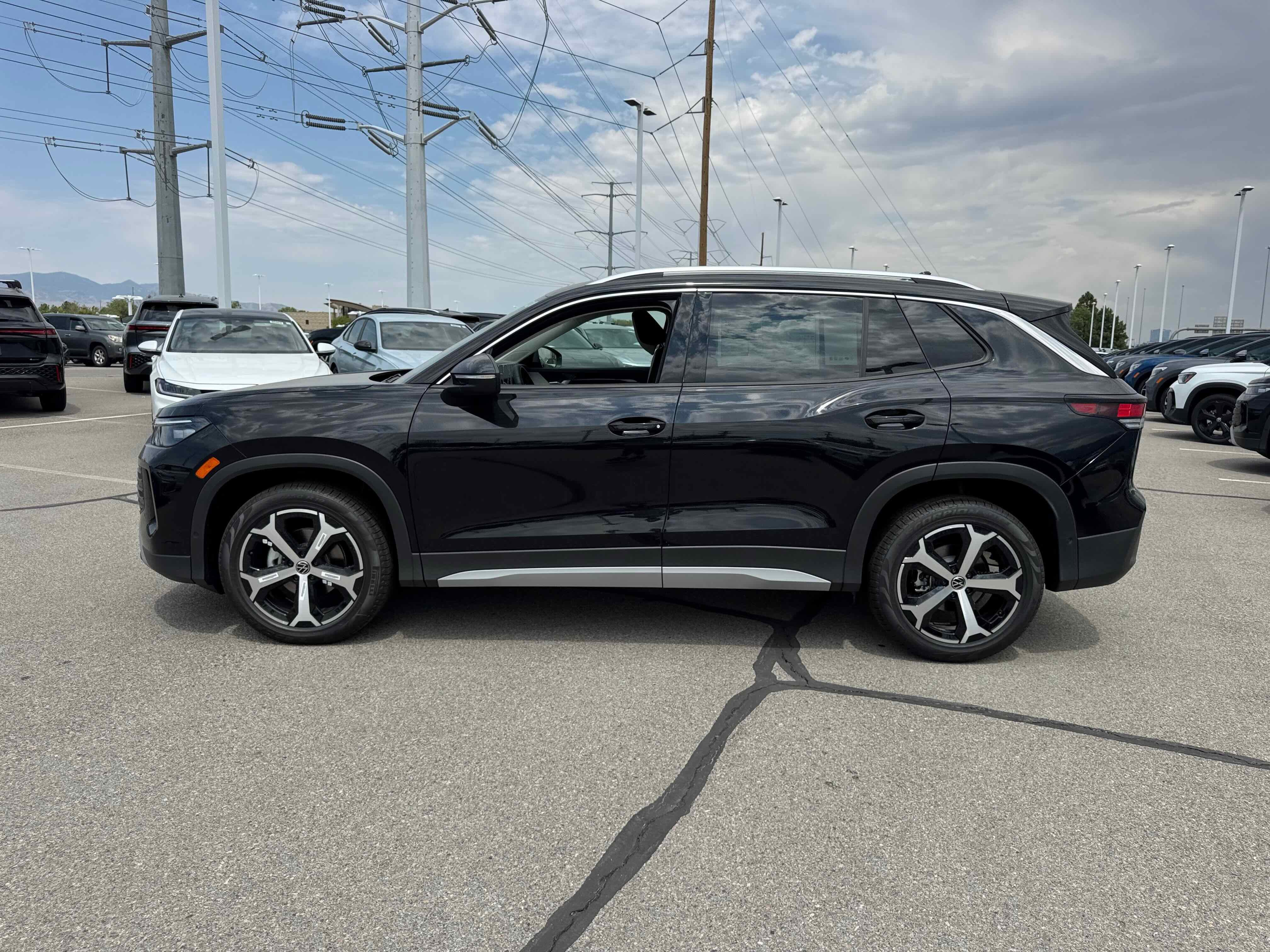 2025 Volkswagen Tiguan SE