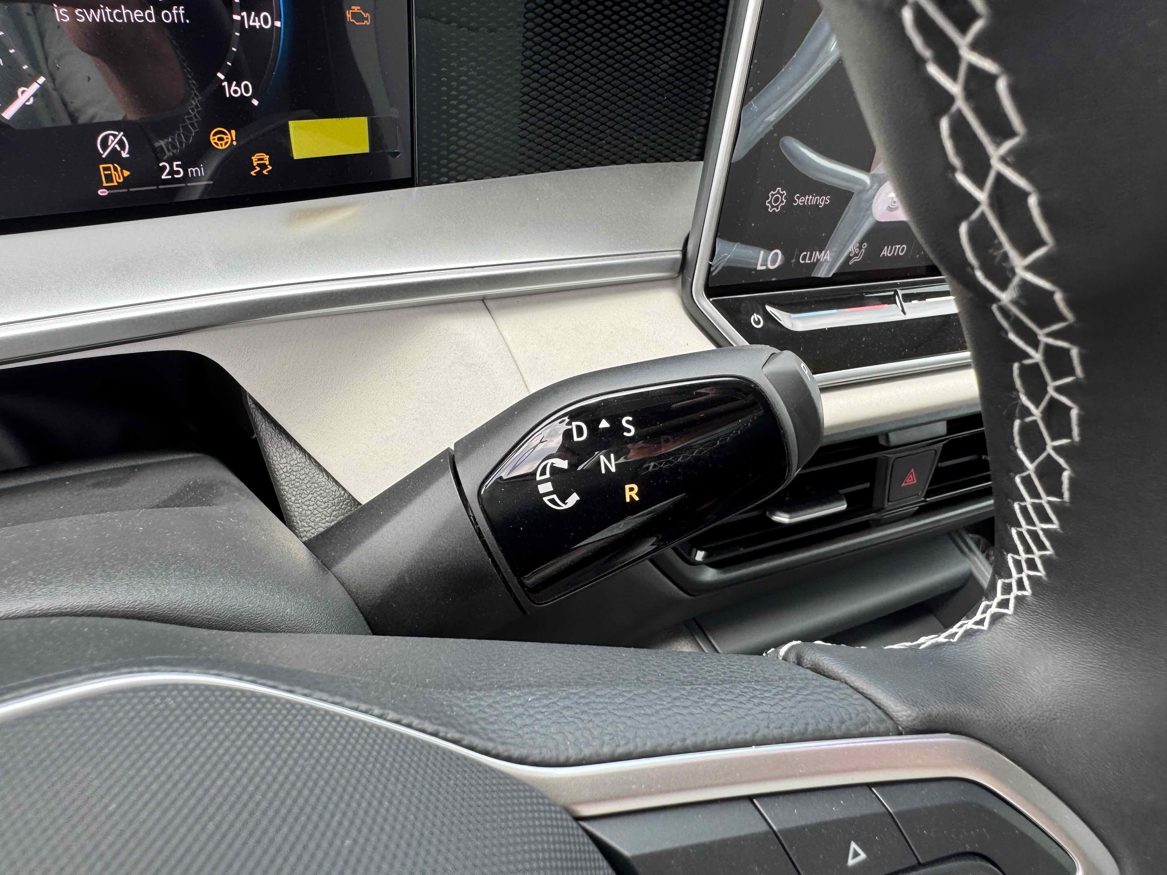 2025 Volkswagen Tiguan SE