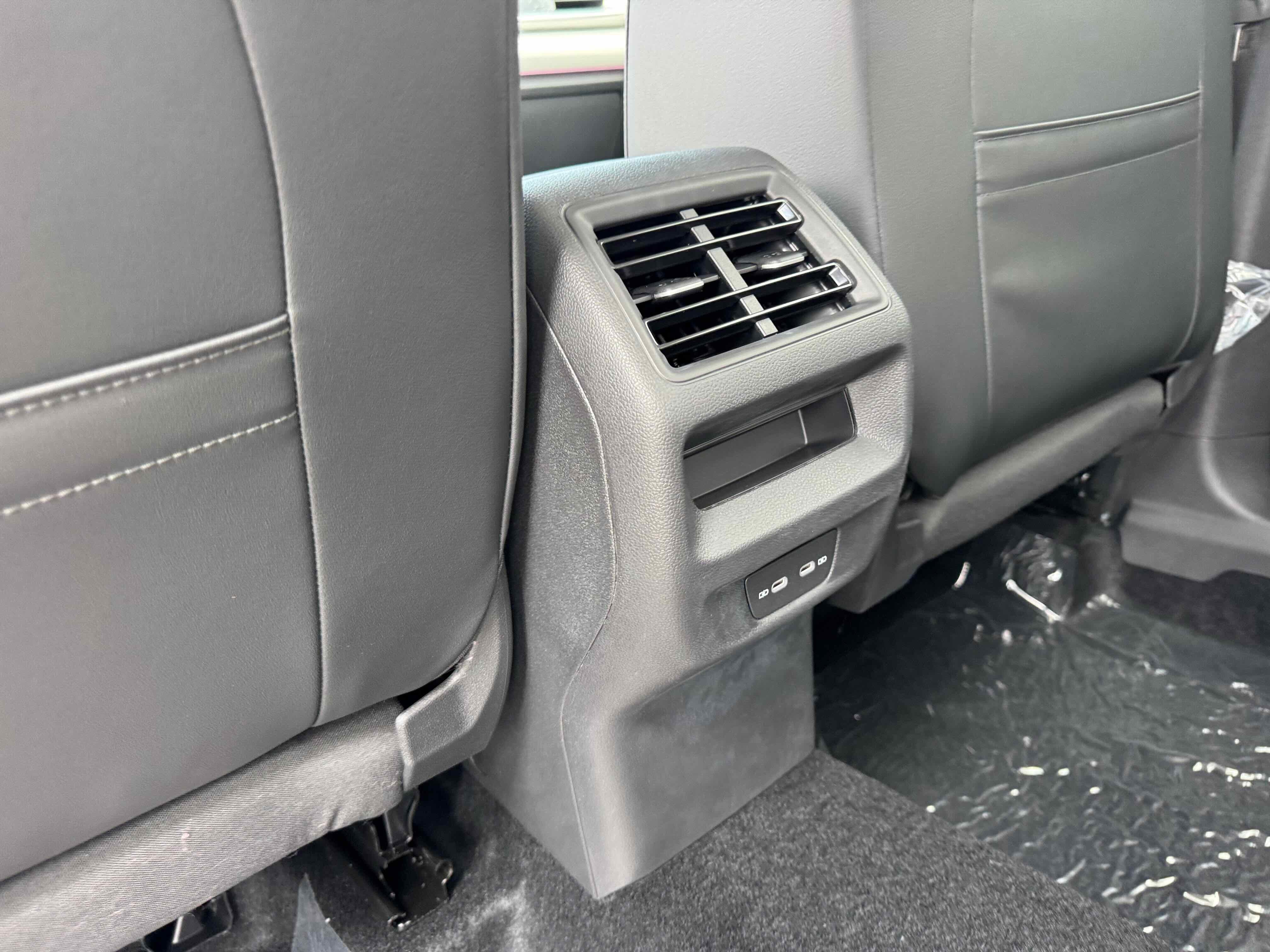 2025 Volkswagen Tiguan SE