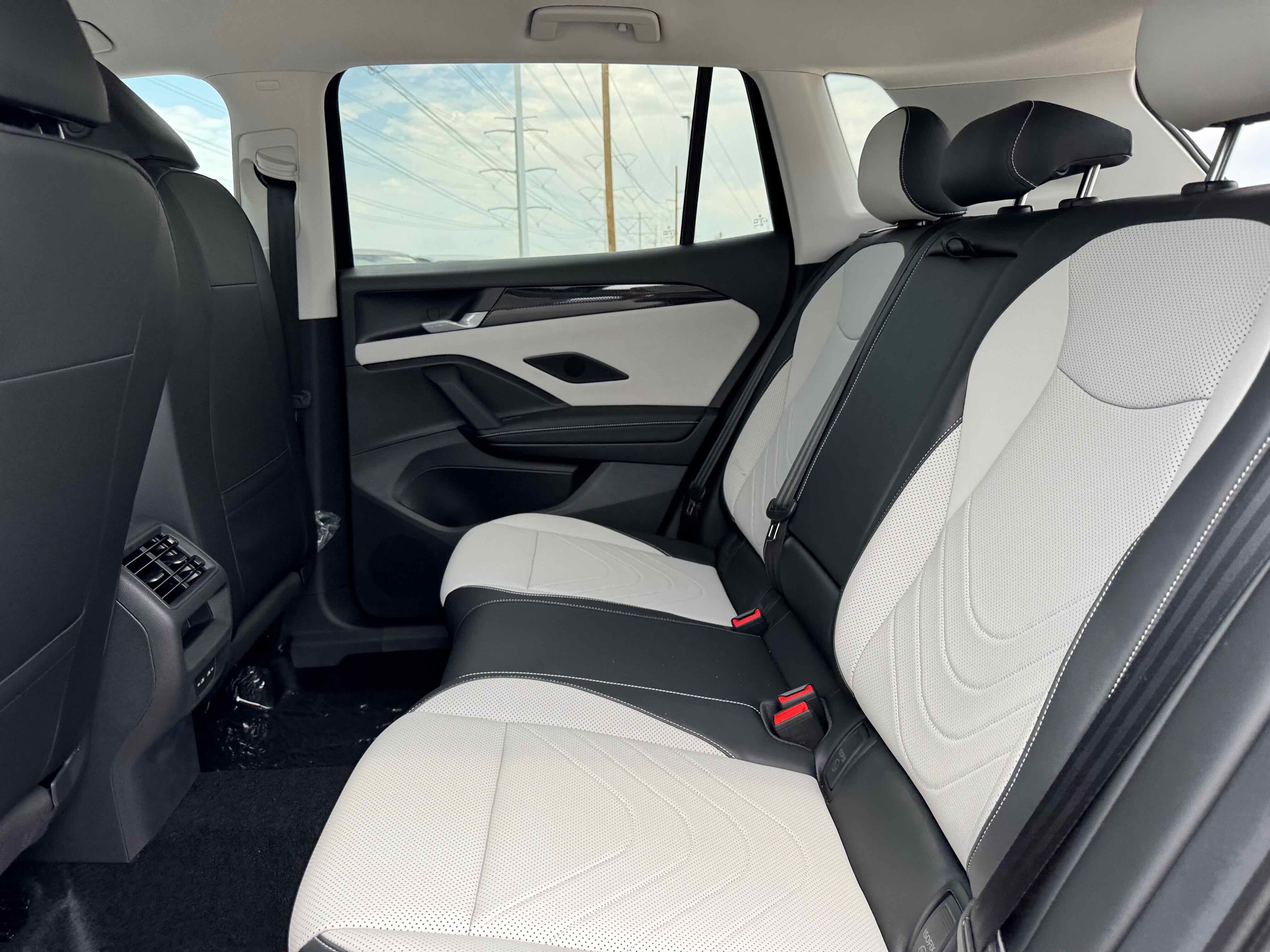 2025 Volkswagen Tiguan SE