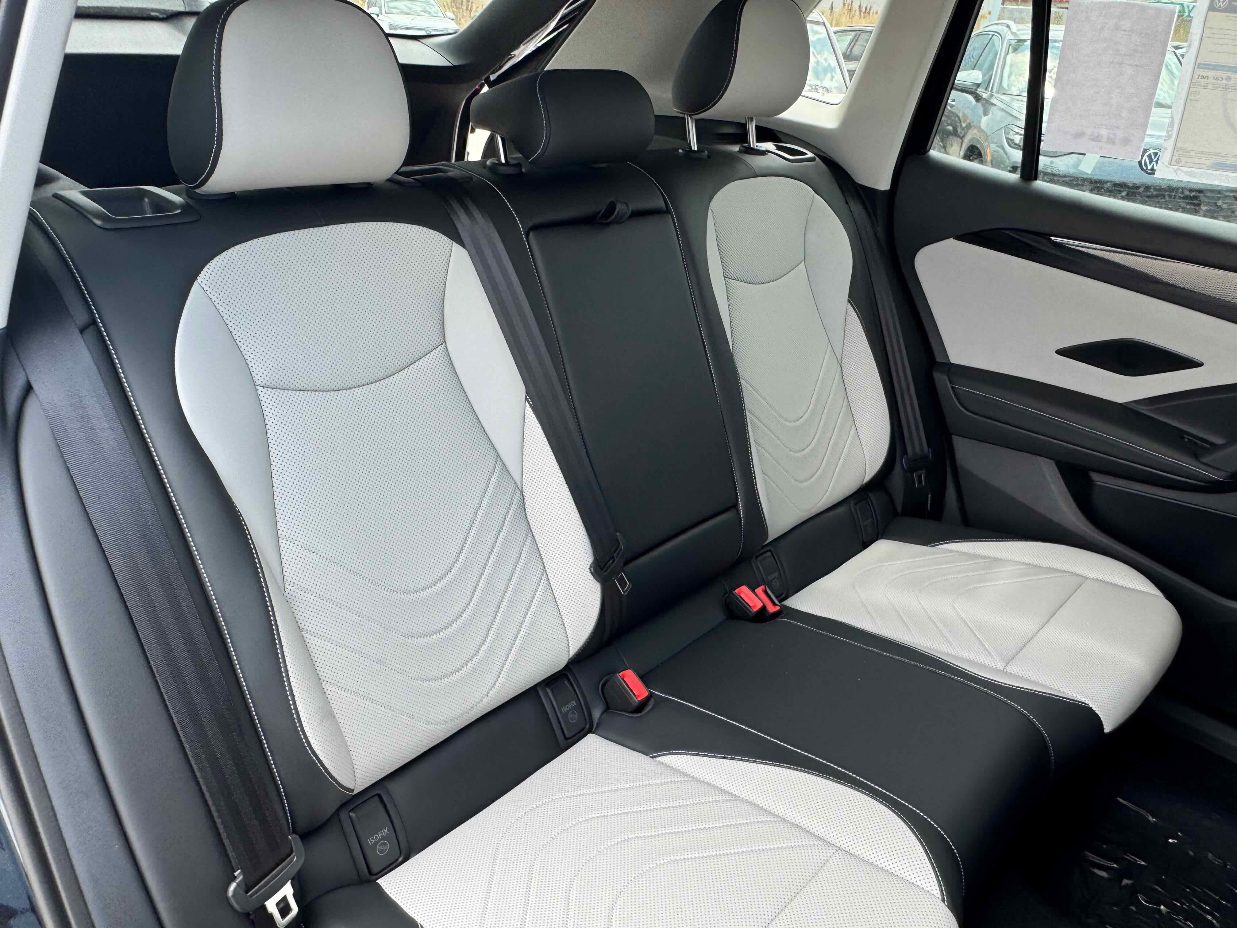 2025 Volkswagen Tiguan SE