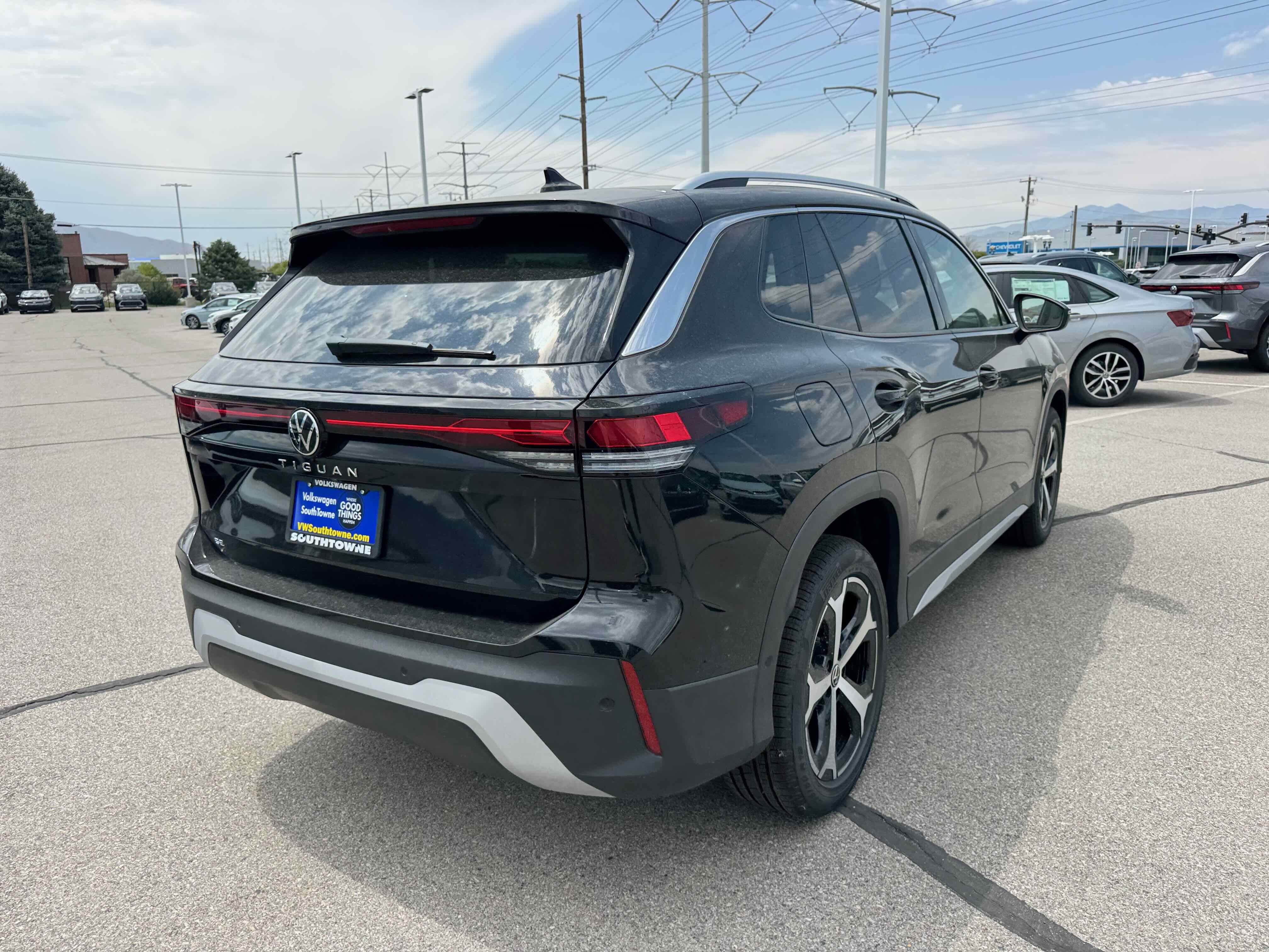 2025 Volkswagen Tiguan SE