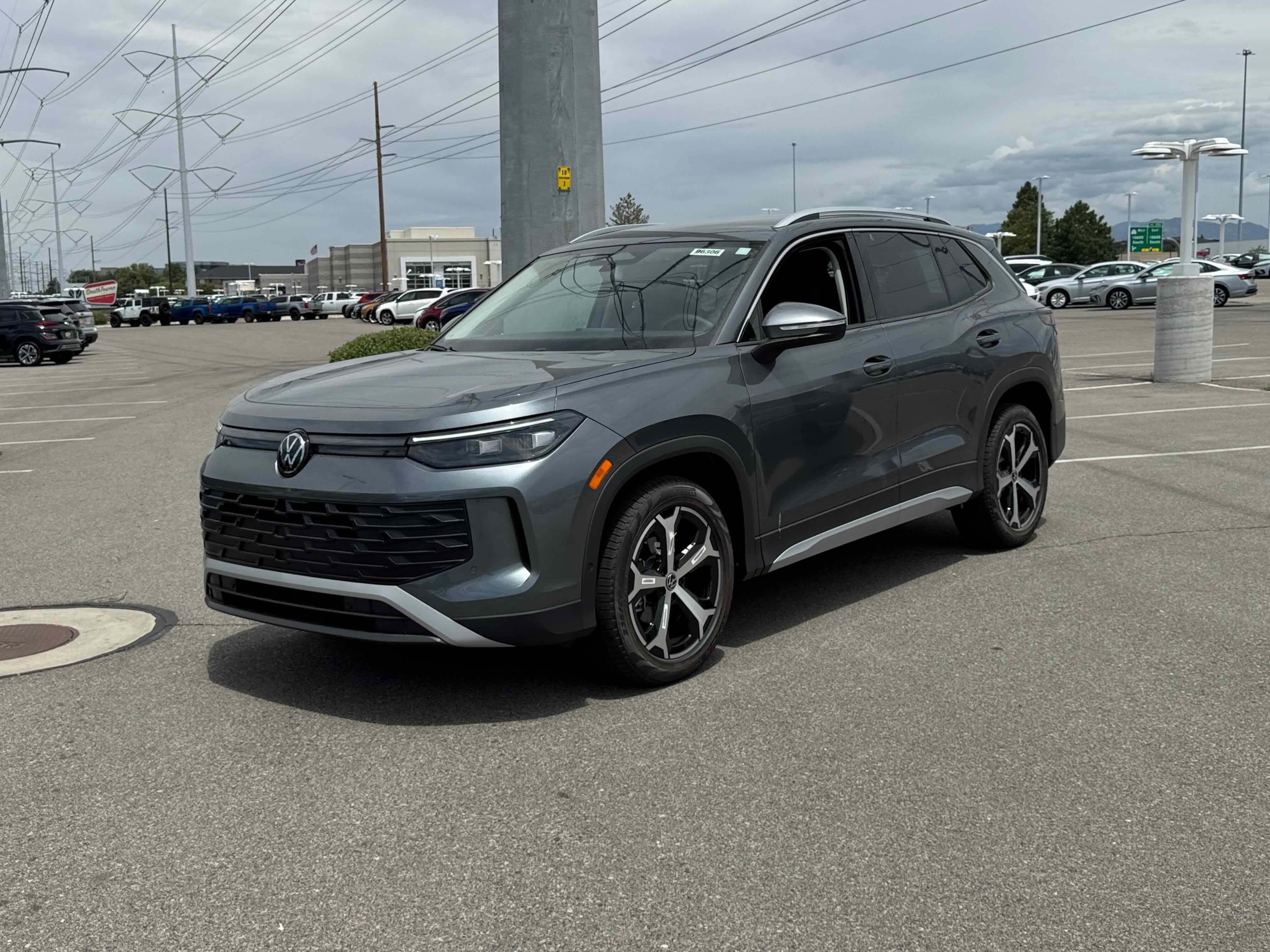 2025 Volkswagen Tiguan SE