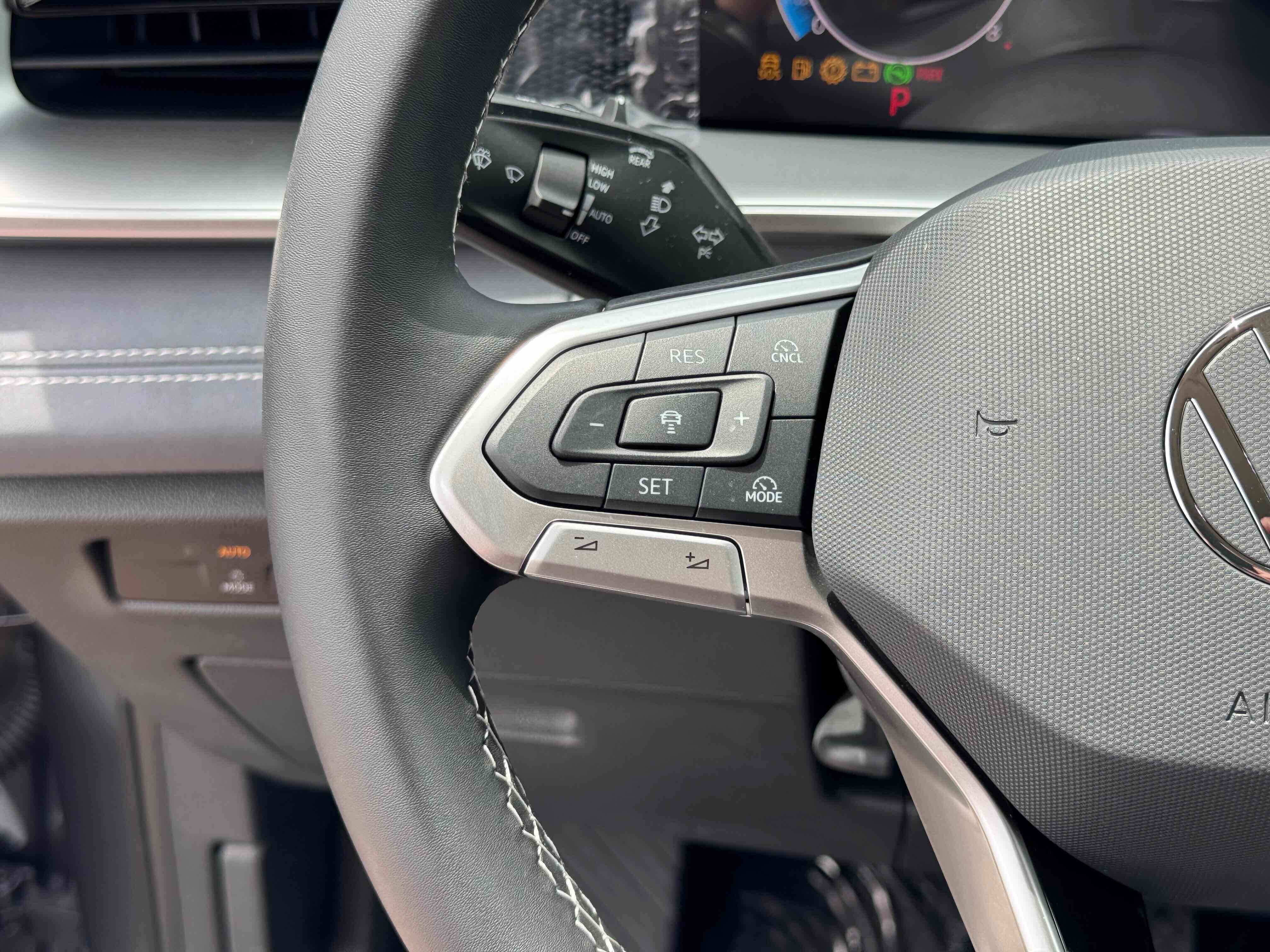 2025 Volkswagen Tiguan SE