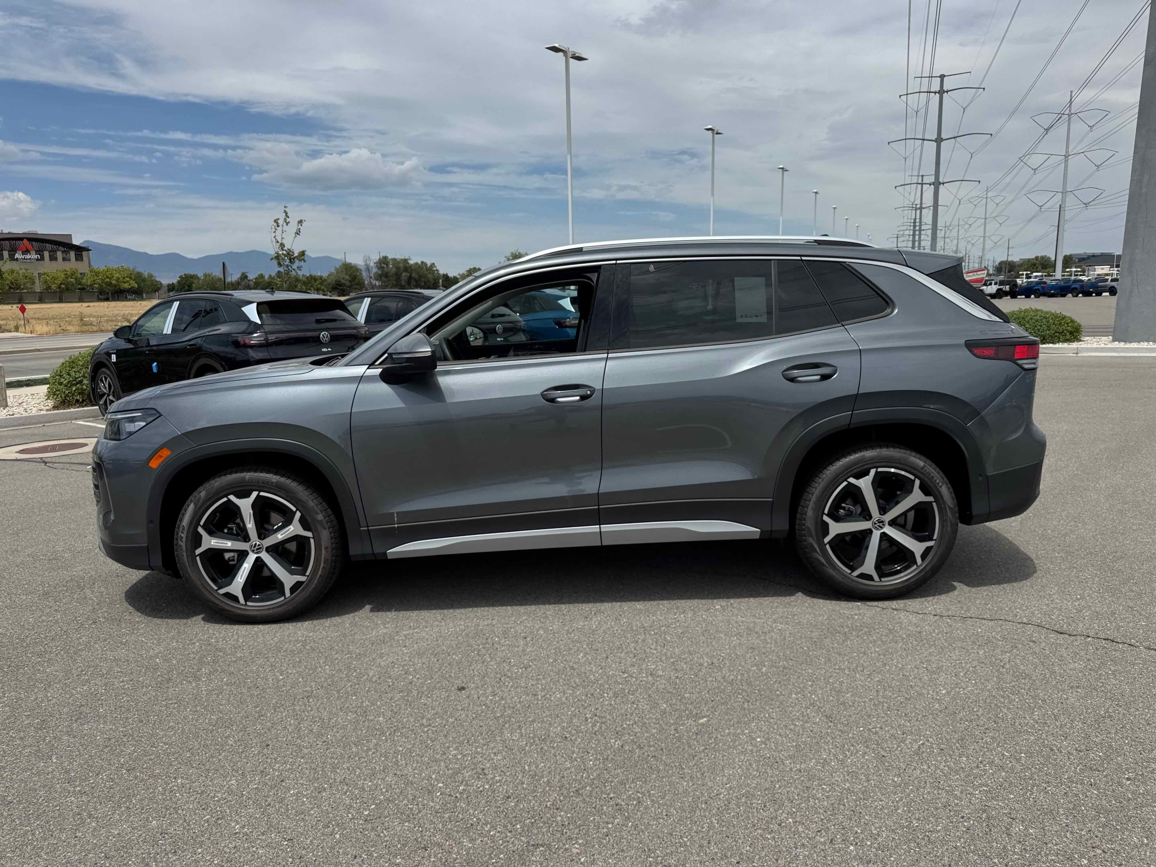 2025 Volkswagen Tiguan SE