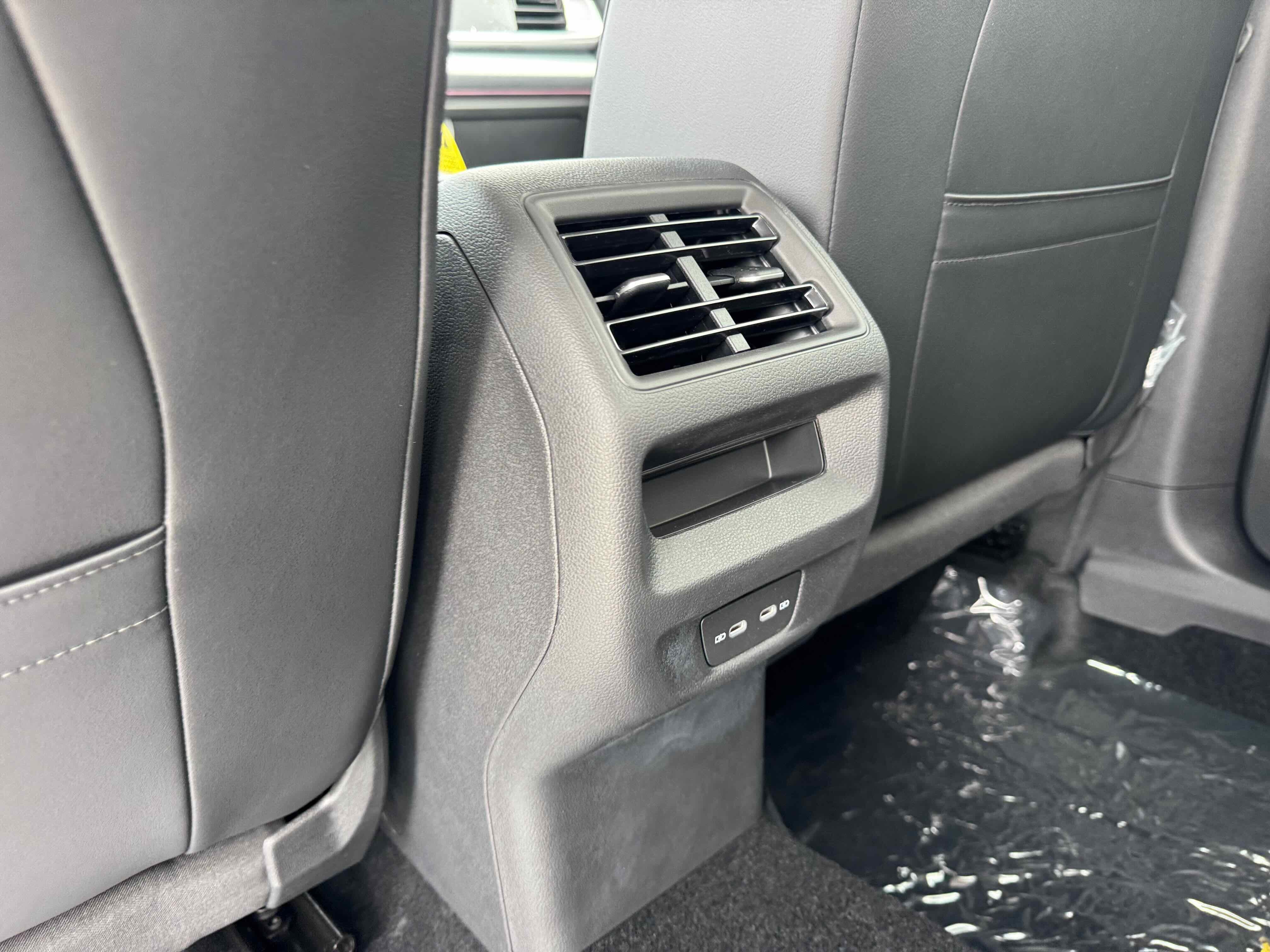 2025 Volkswagen Tiguan SE