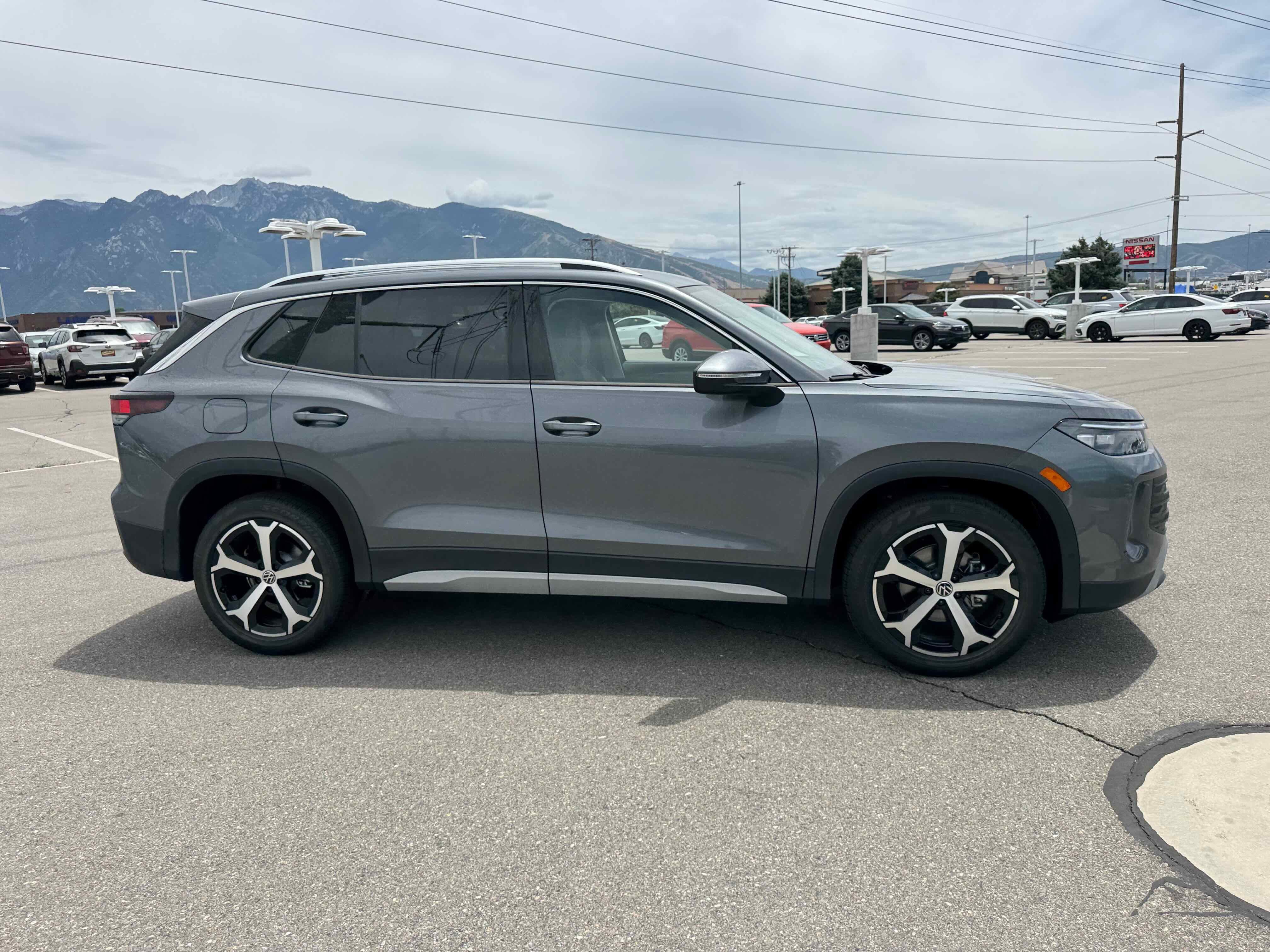 2025 Volkswagen Tiguan SE