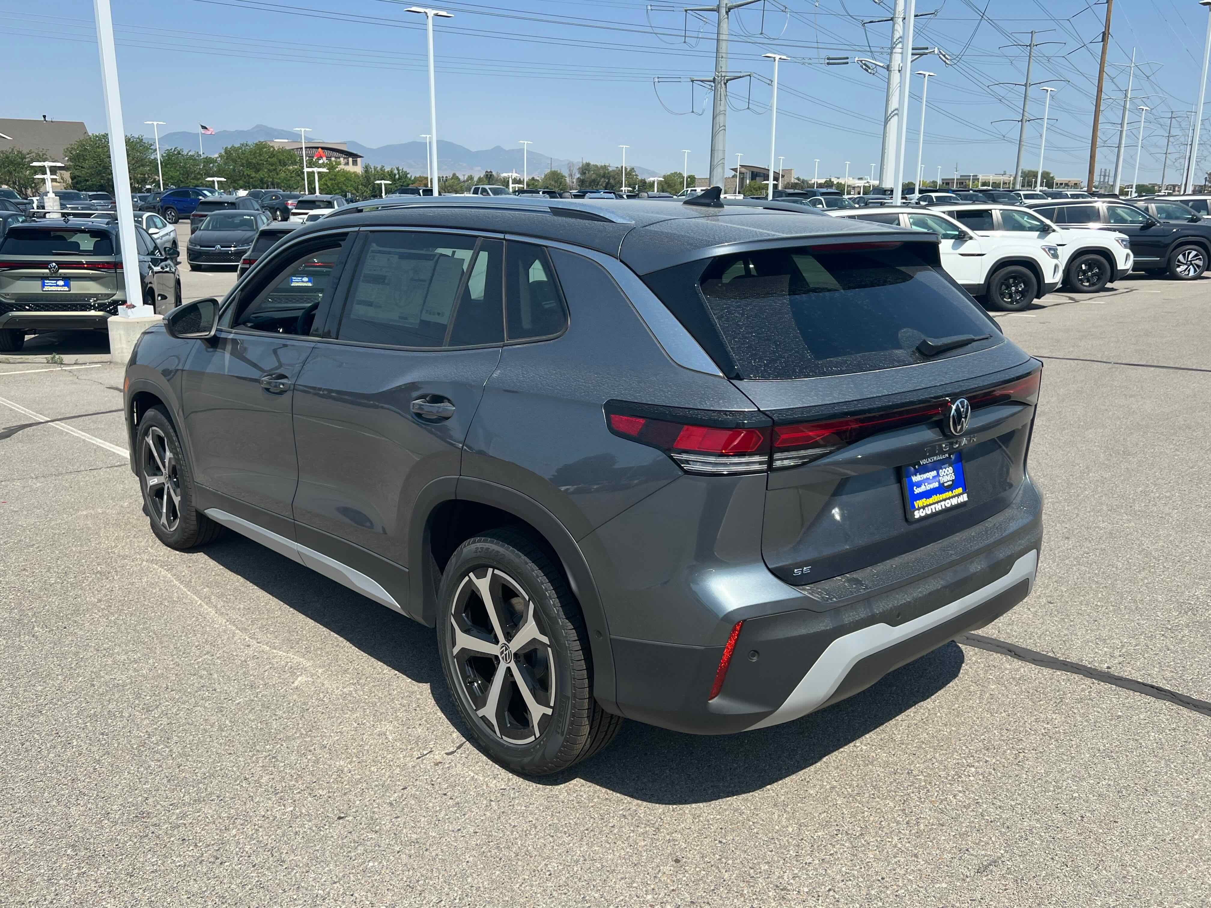 2025 Volkswagen Tiguan SE