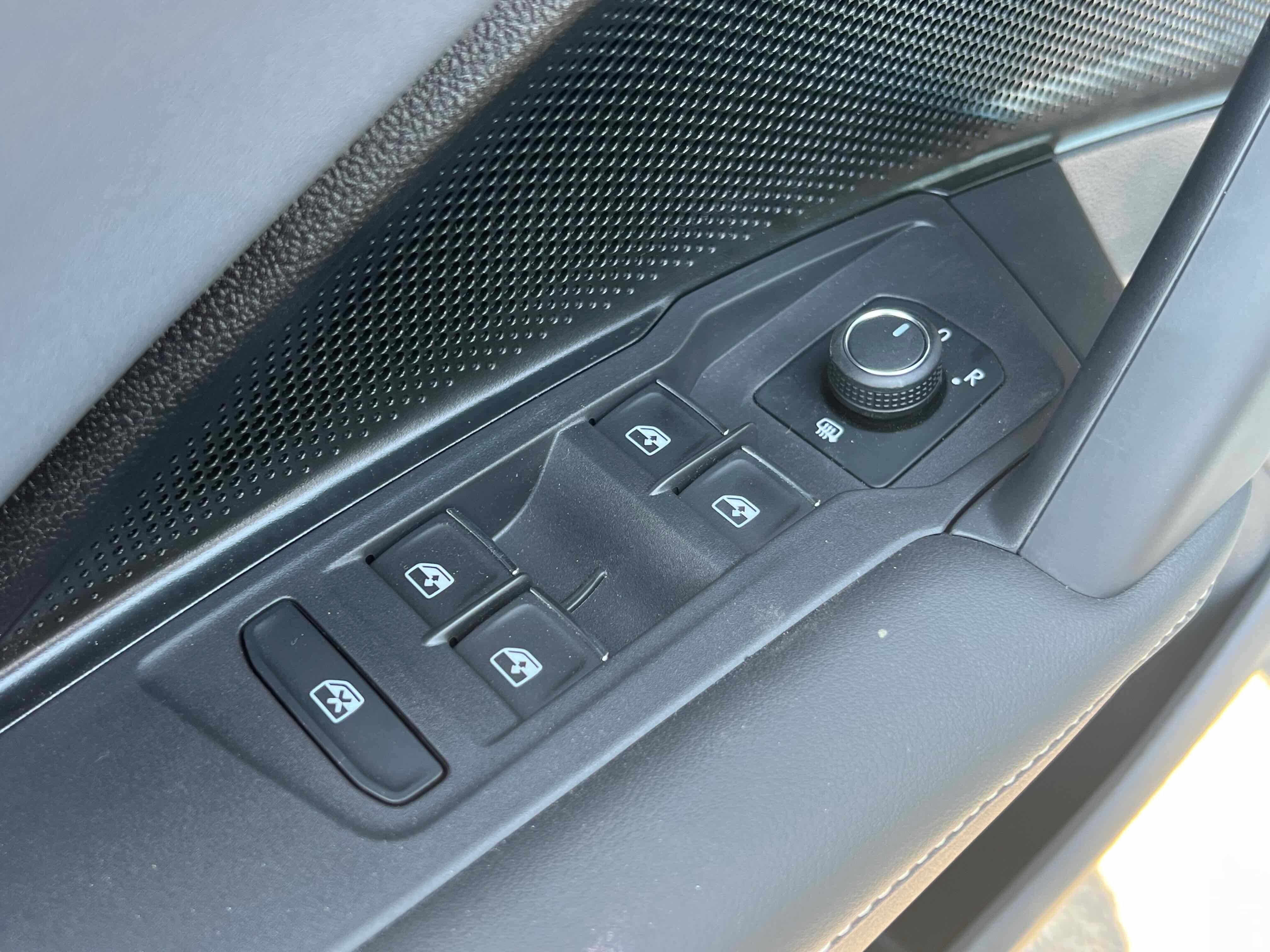 2025 Volkswagen Tiguan SE