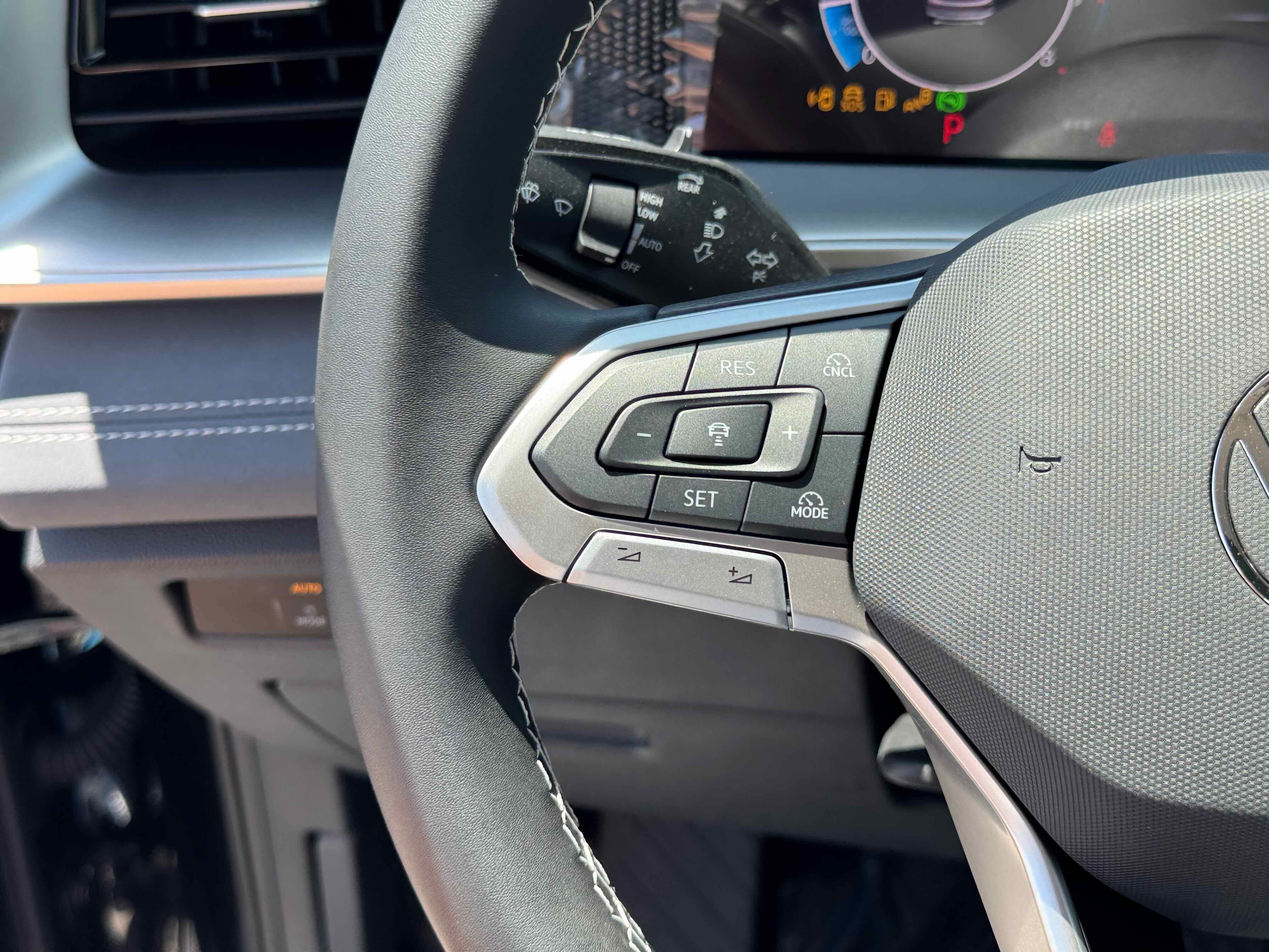 2025 Volkswagen Tiguan SE