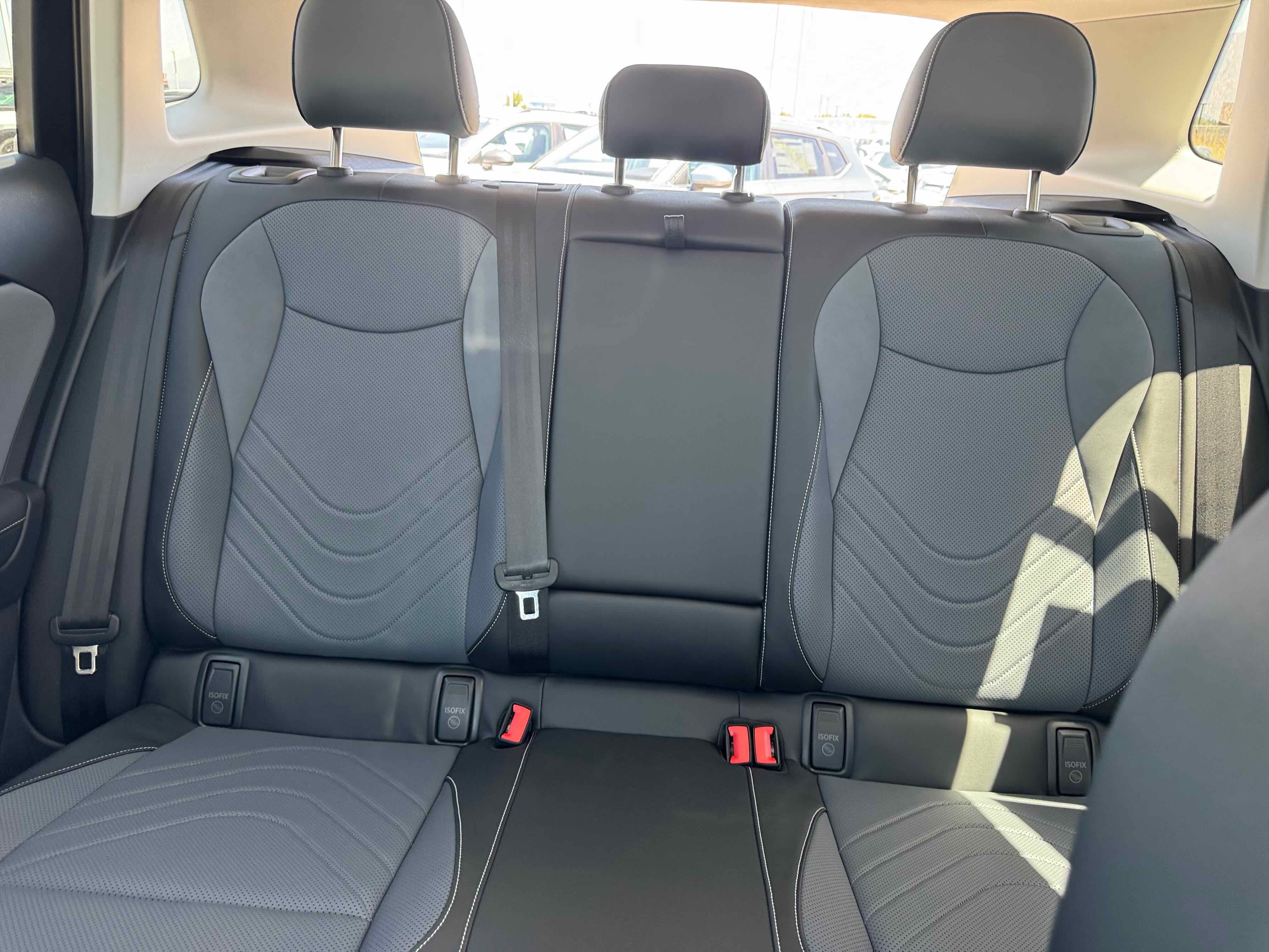 2025 Volkswagen Tiguan SE