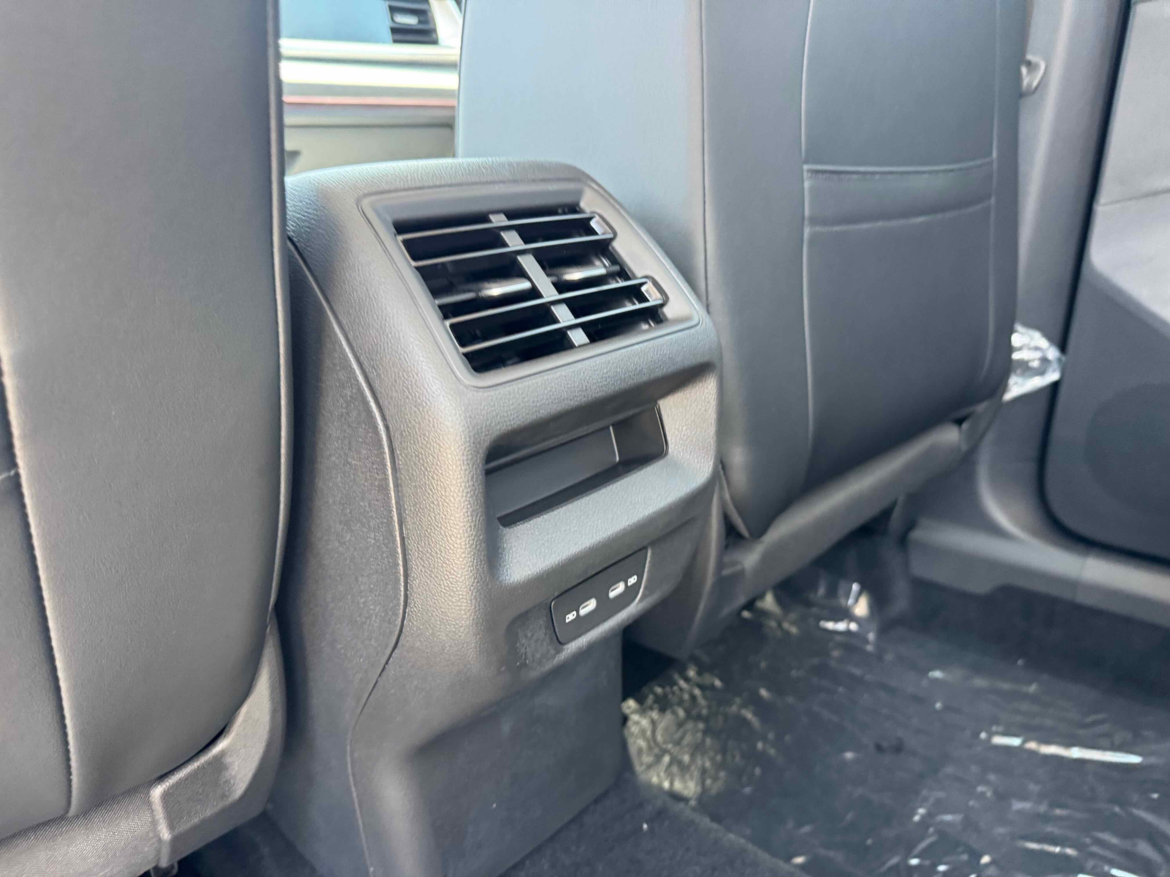 2025 Volkswagen Tiguan SE