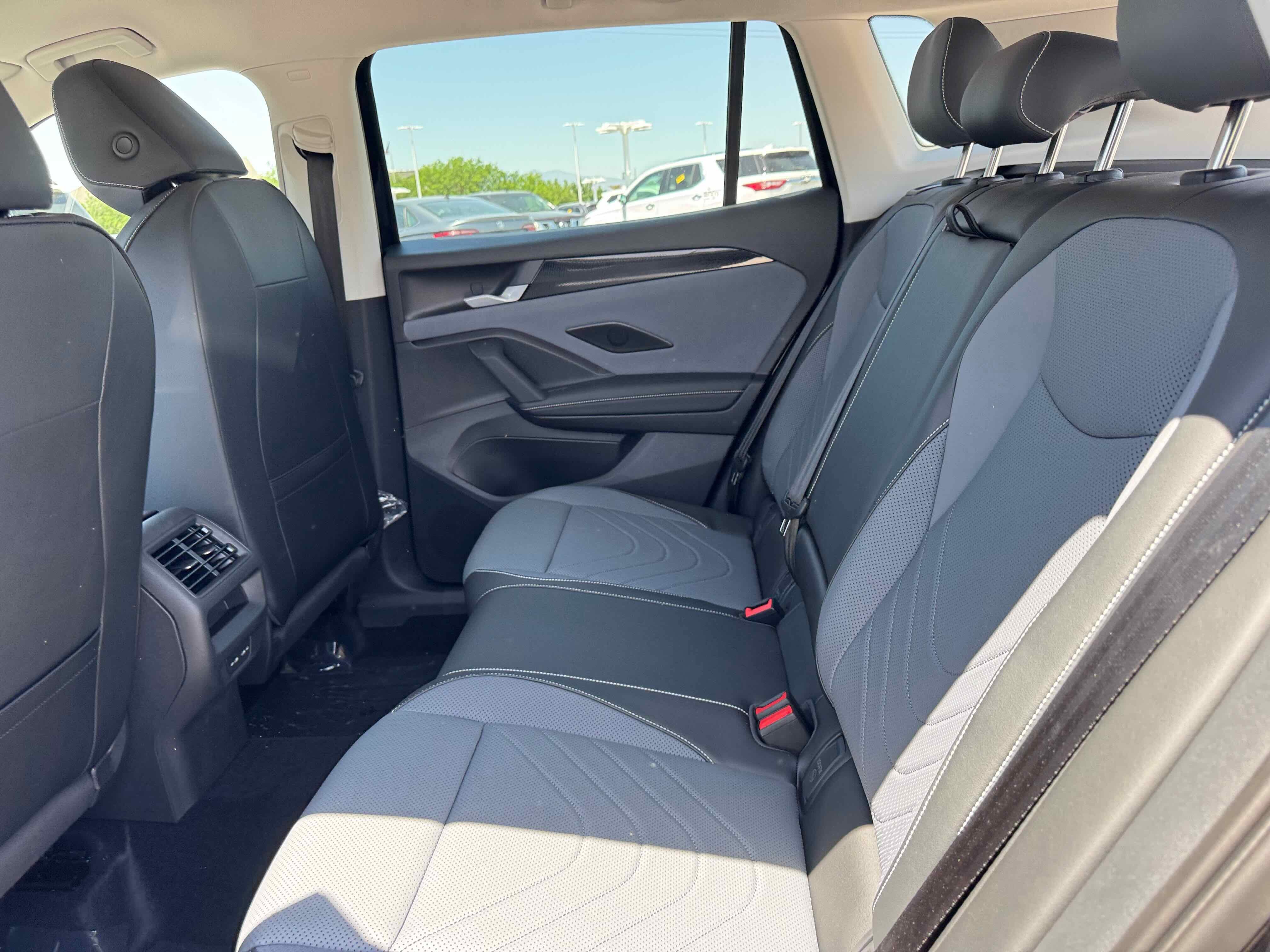 2025 Volkswagen Tiguan SE