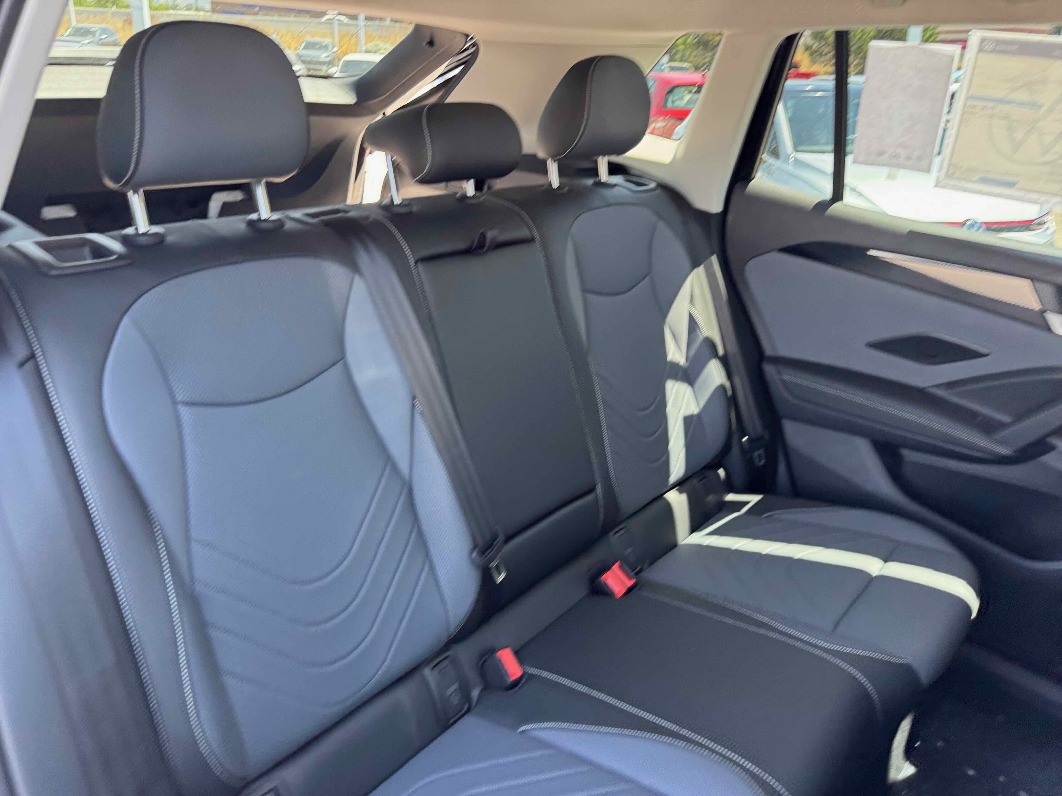 2025 Volkswagen Tiguan SE