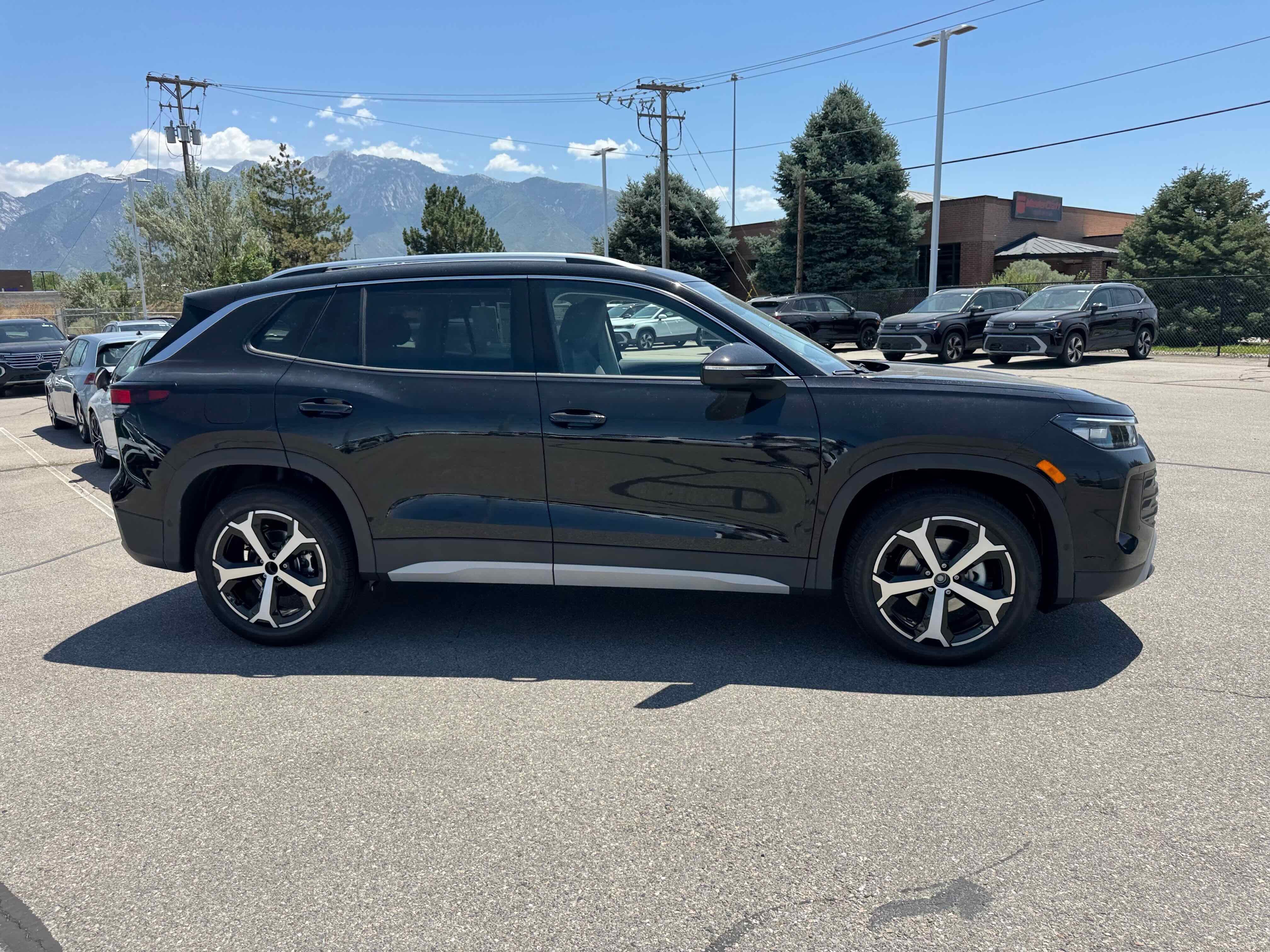 2025 Volkswagen Tiguan SE