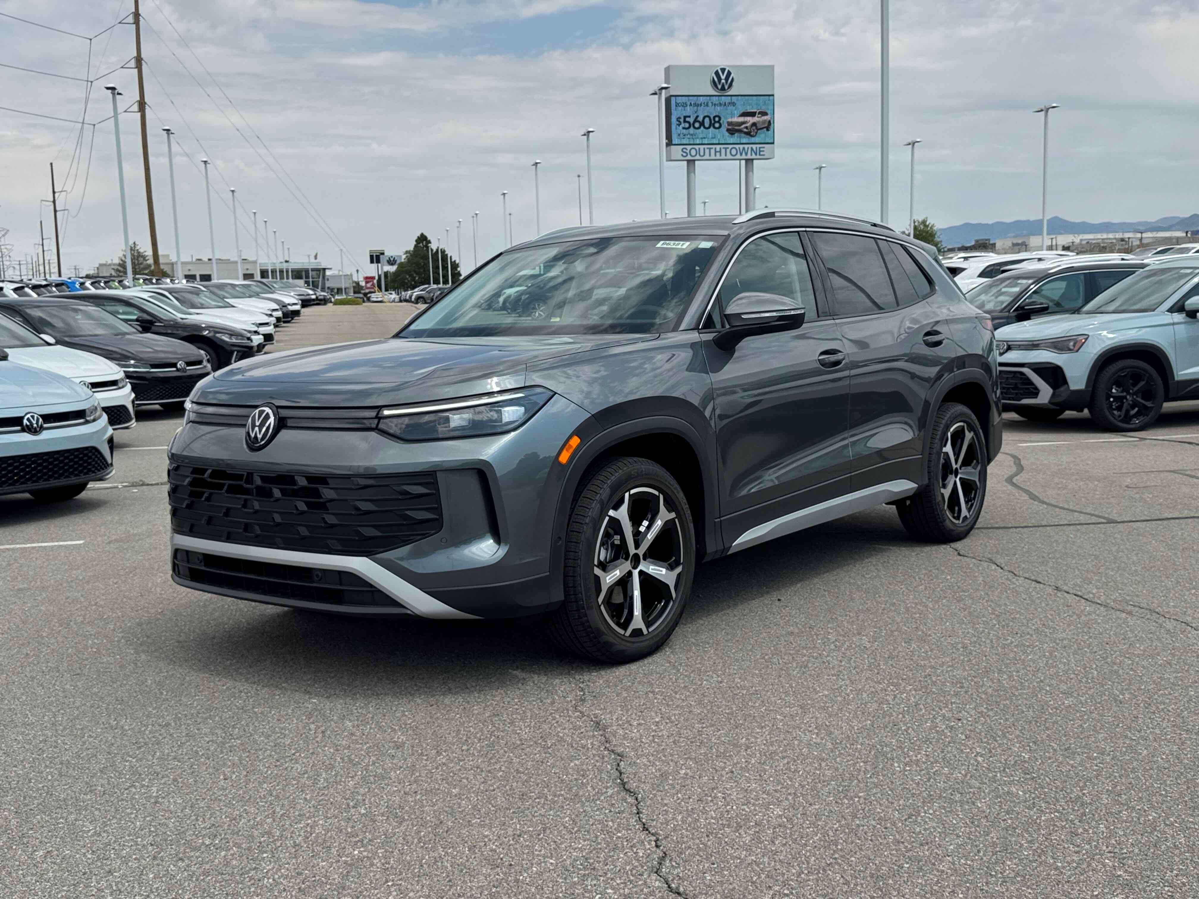 2025 Volkswagen Tiguan SE