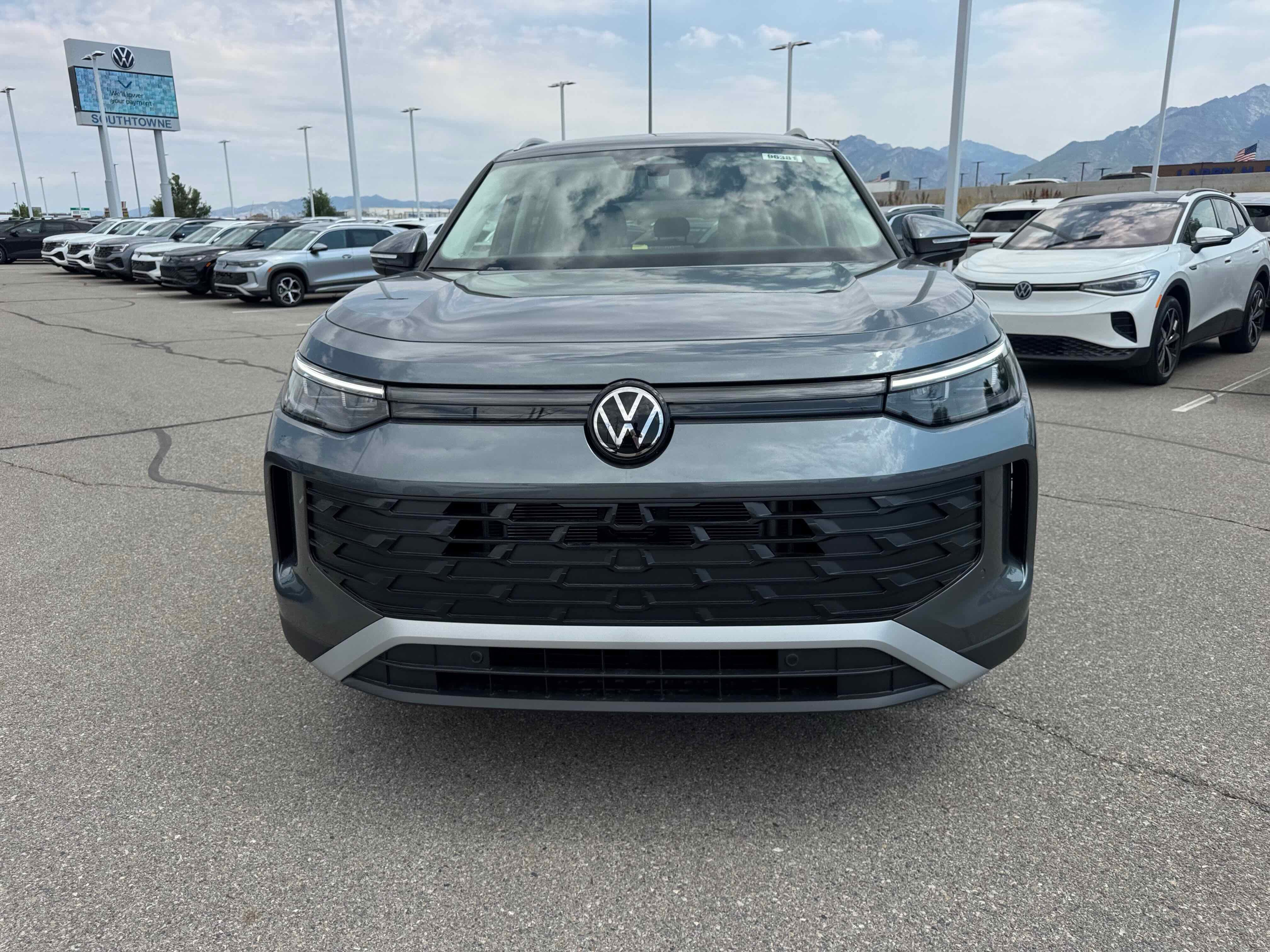 2025 Volkswagen Tiguan SE