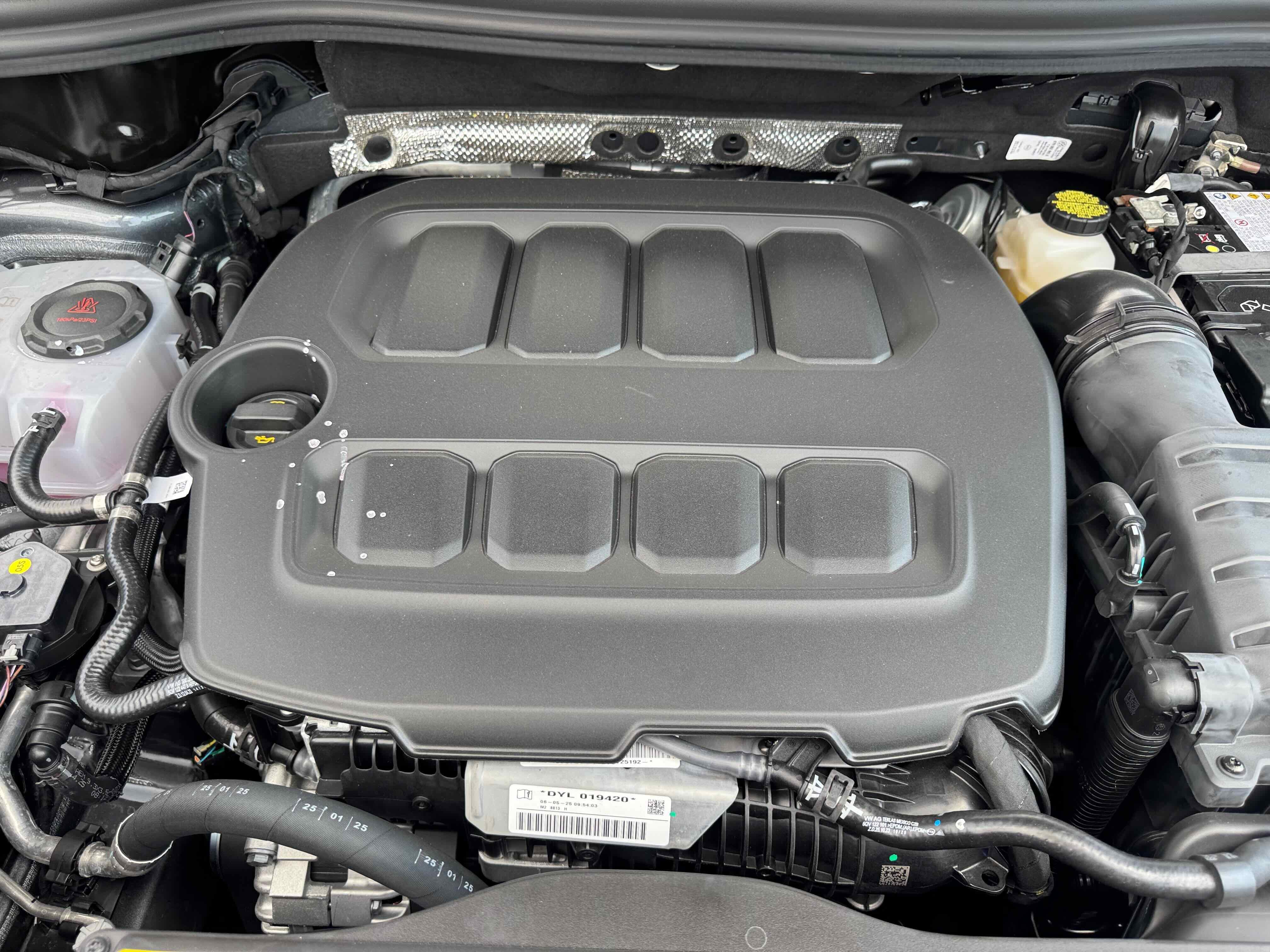 2025 Volkswagen Tiguan SE