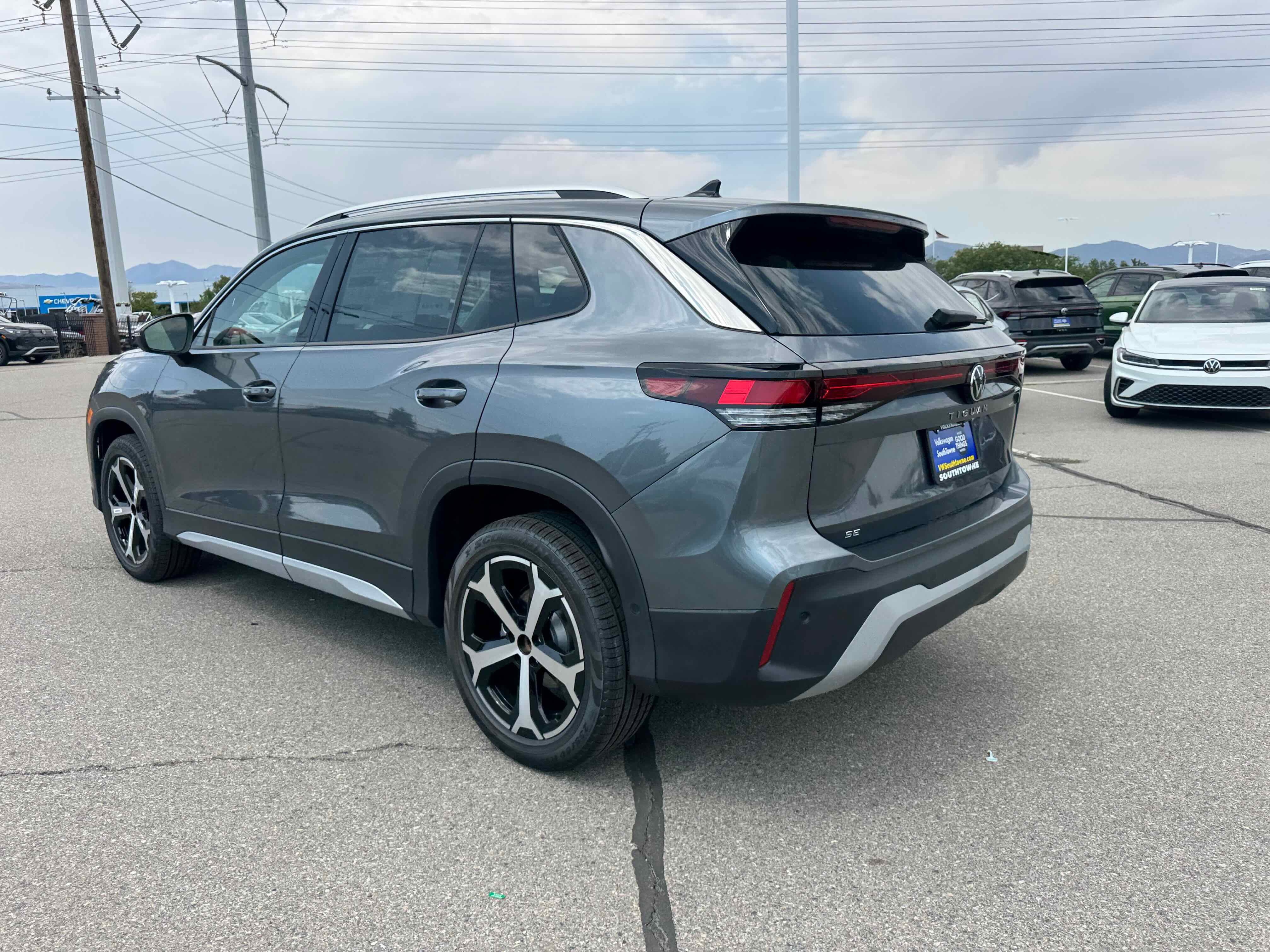 2025 Volkswagen Tiguan SE