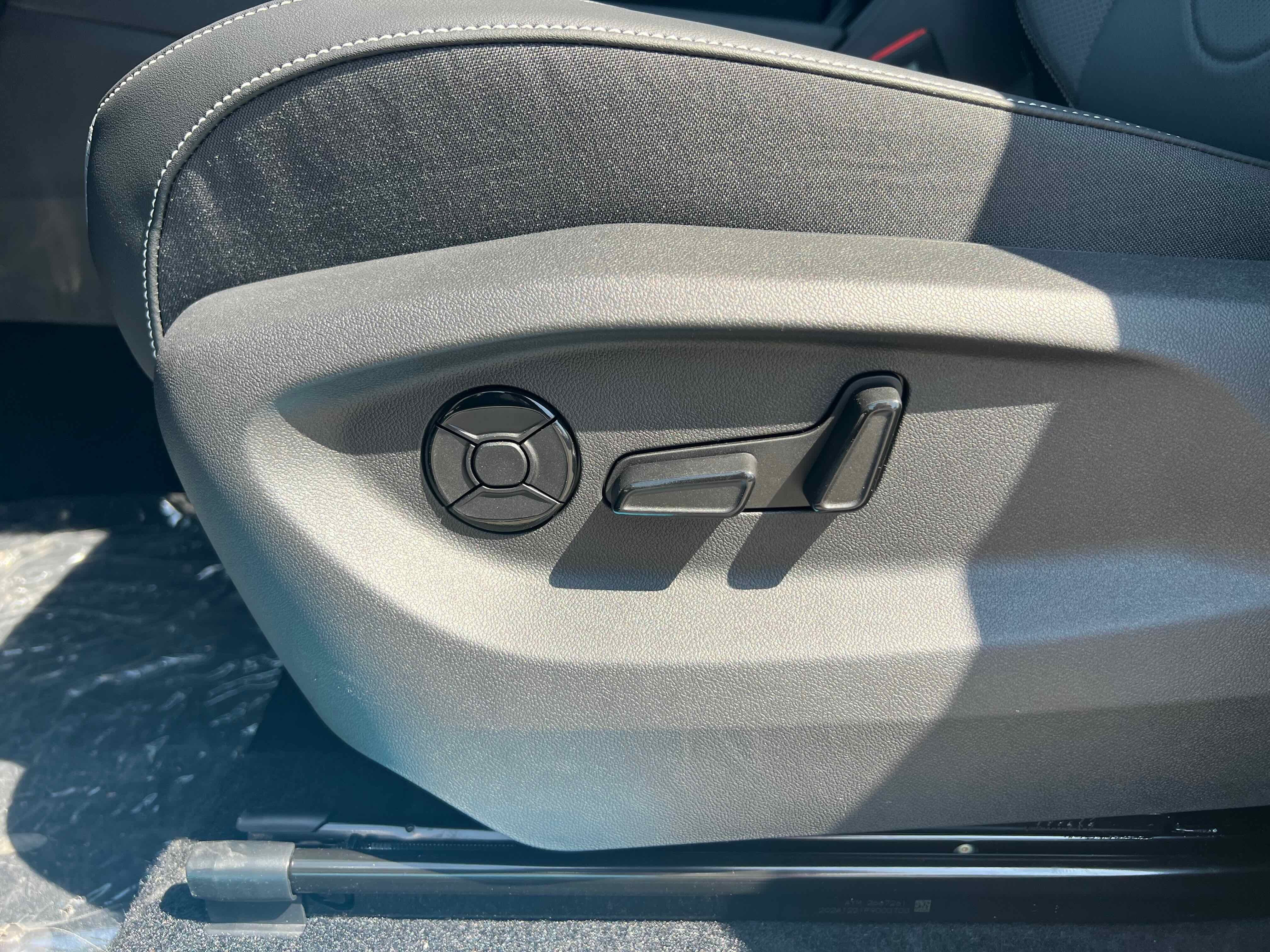 2025 Volkswagen Tiguan SE