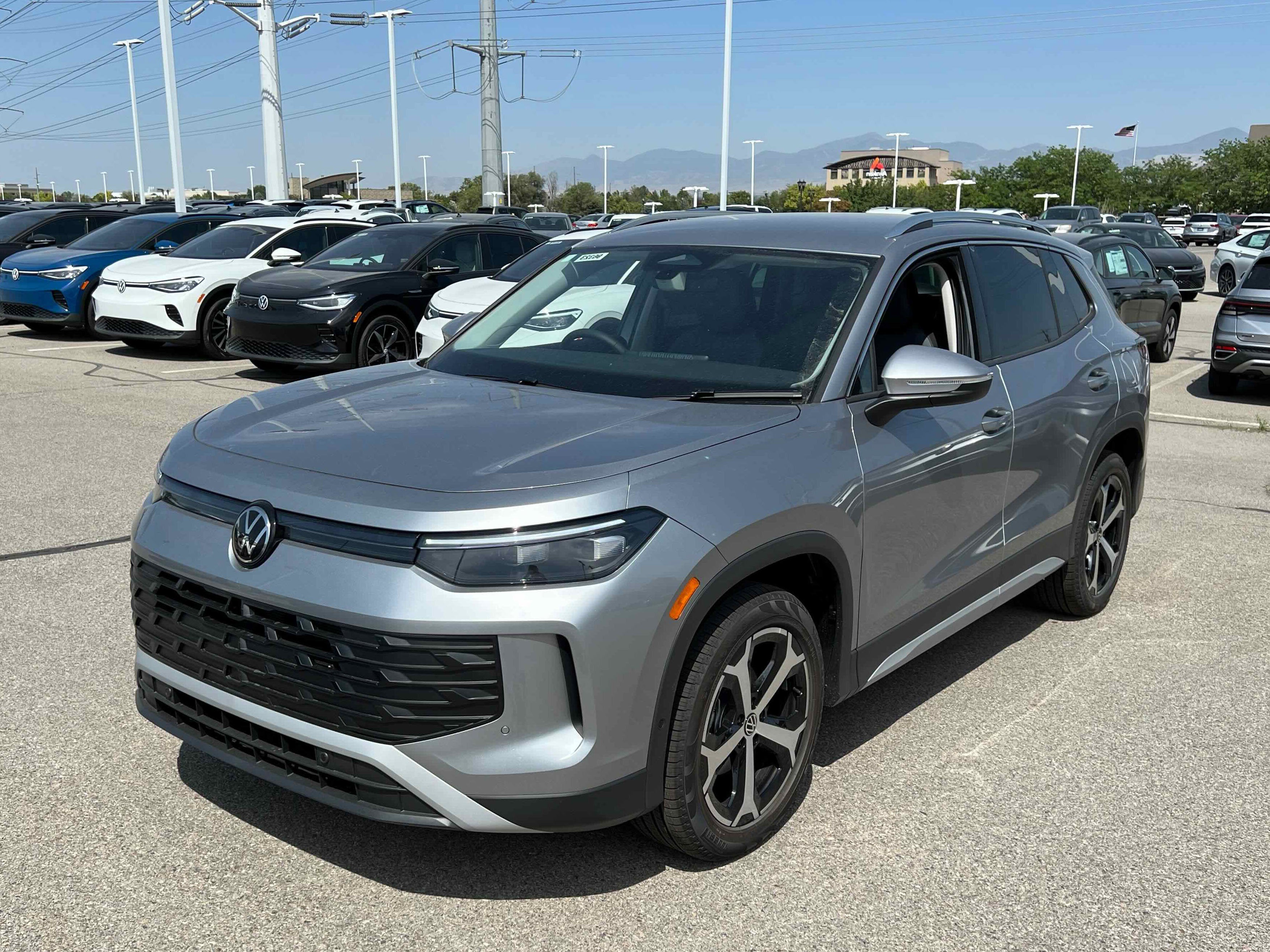 2025 Volkswagen Tiguan SE