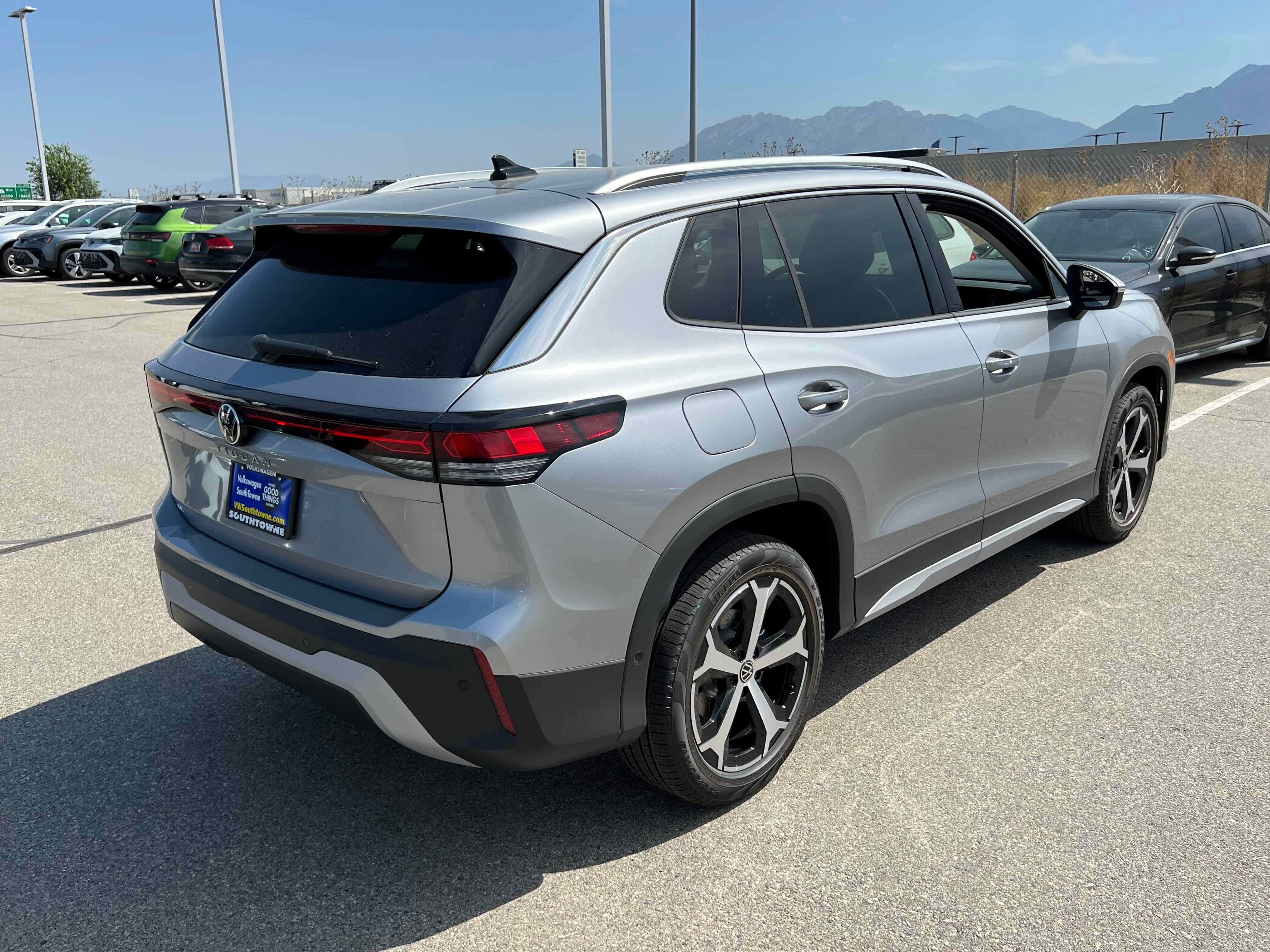 2025 Volkswagen Tiguan SE