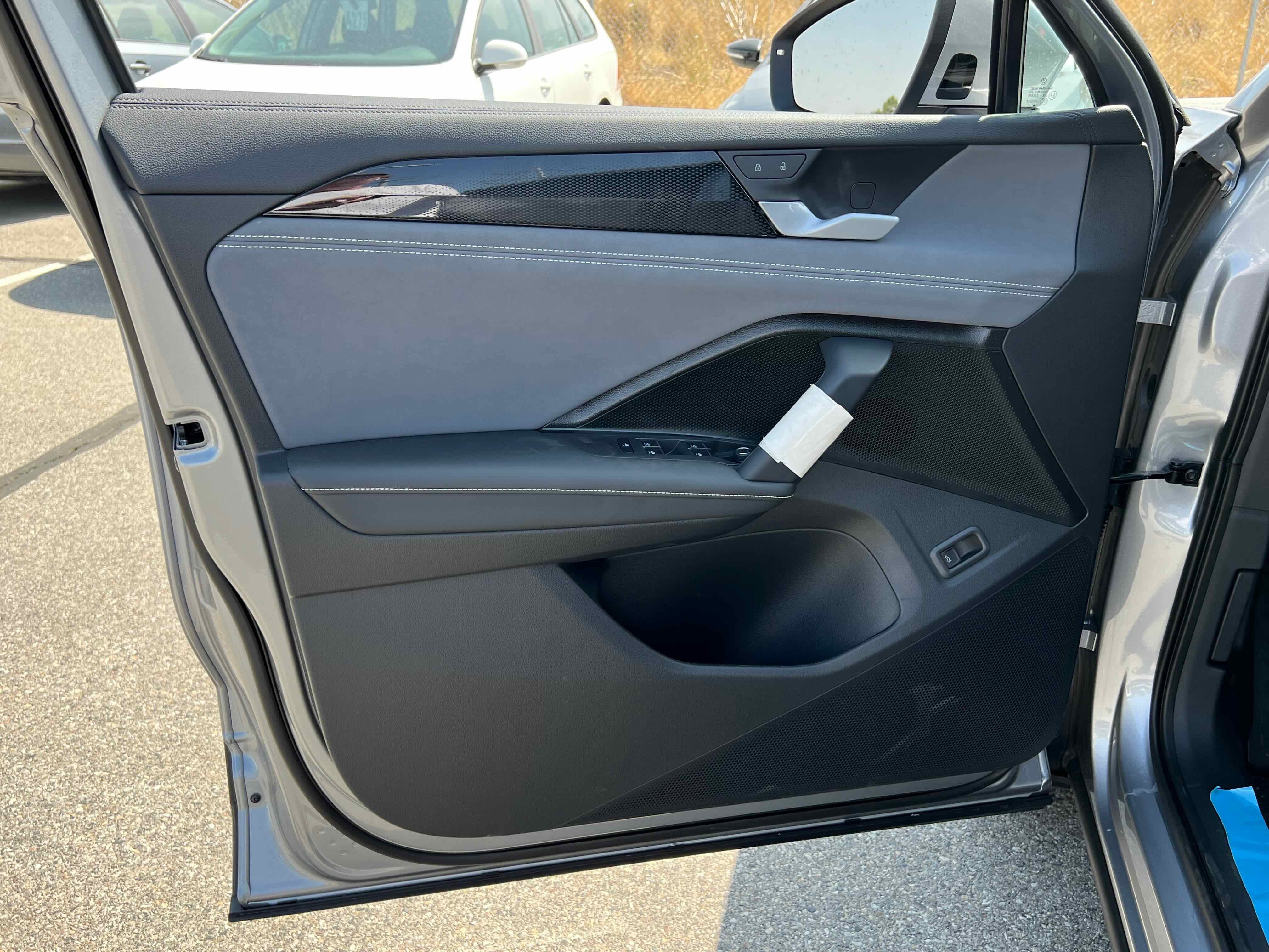 2025 Volkswagen Tiguan SE